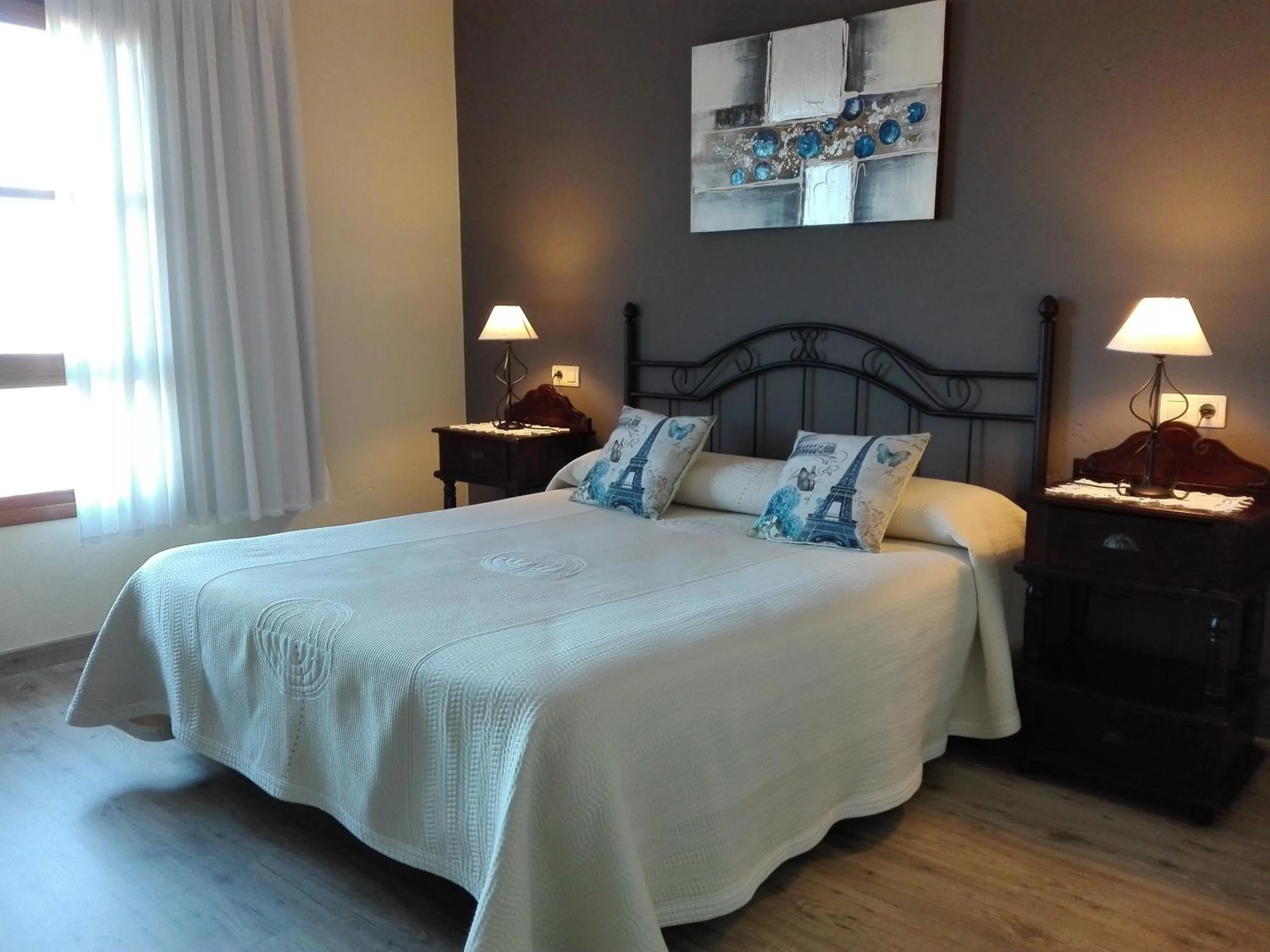 Bedroom in Hotel La Llosona