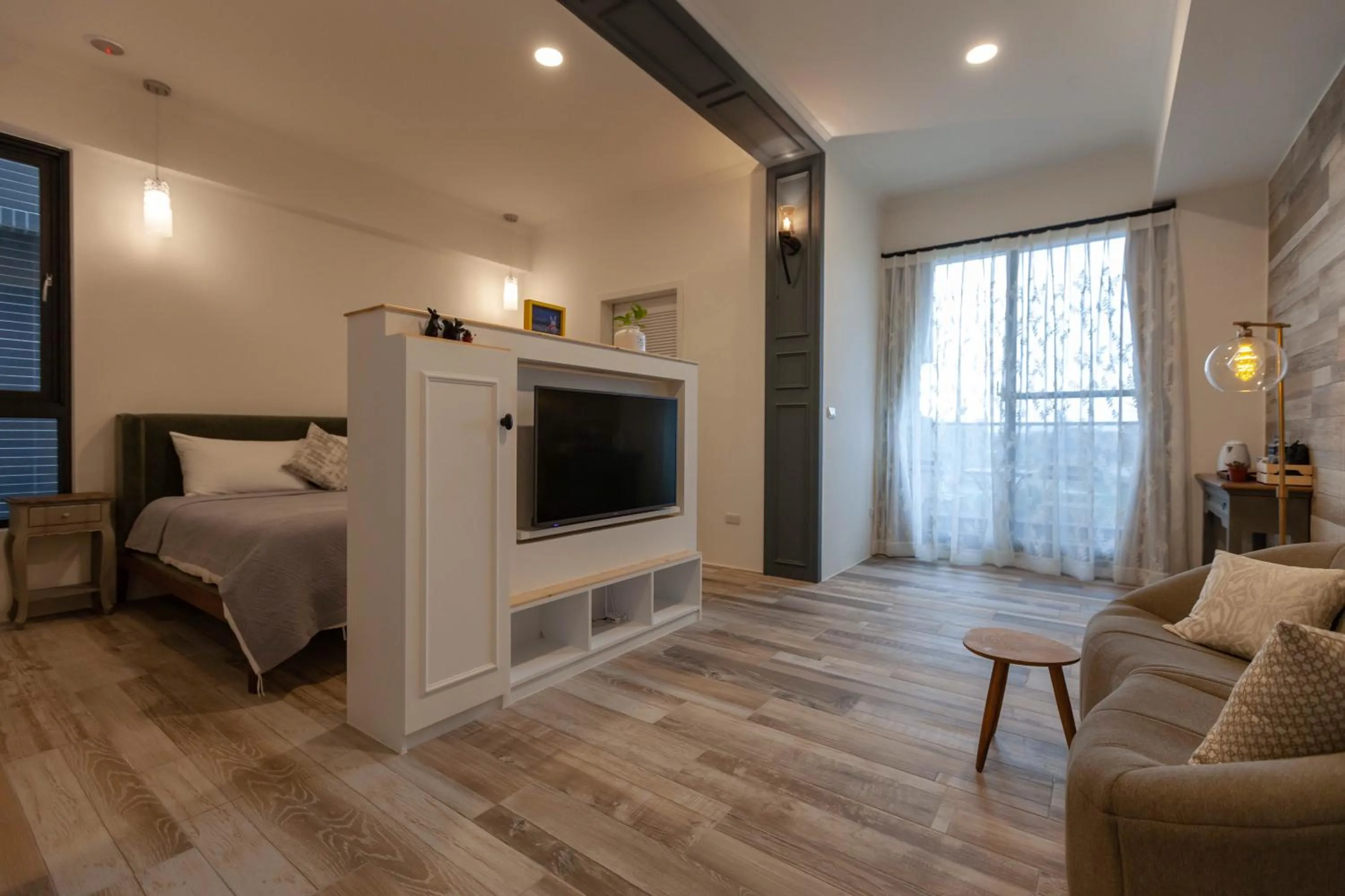 Bed in Rambling Snail