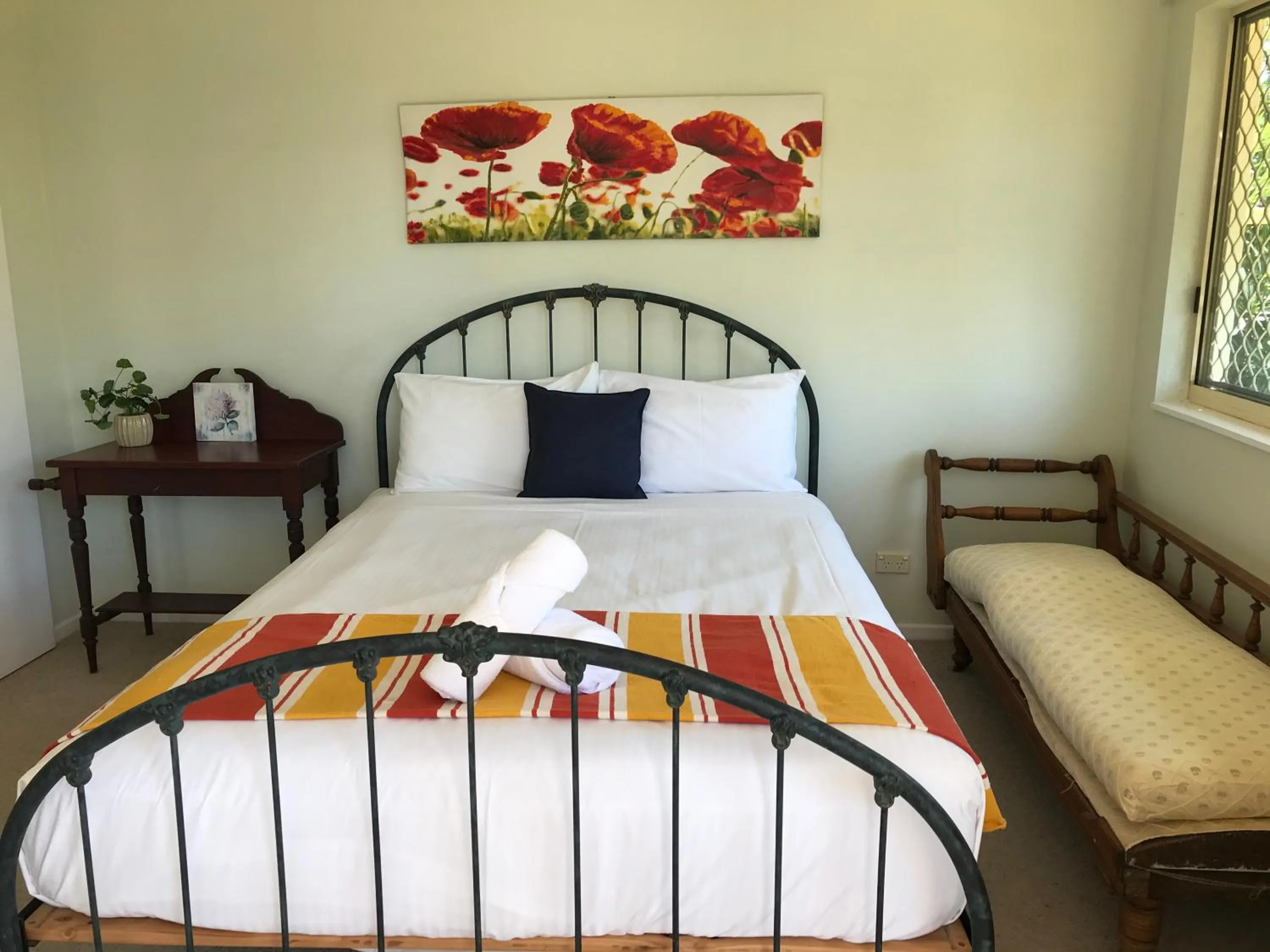 Bed in Kings Way Apartments