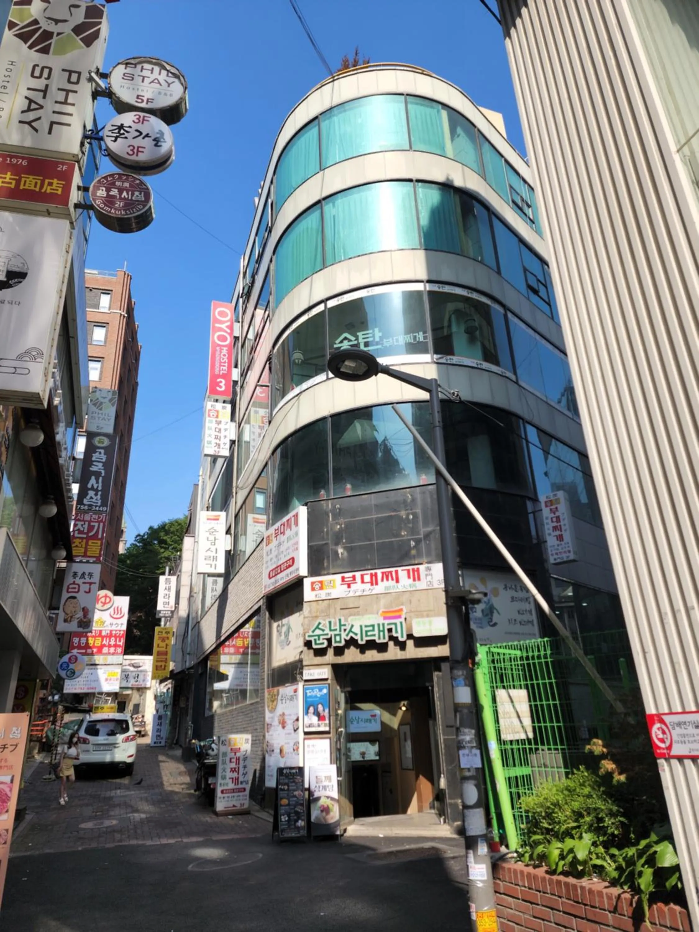 Property building in OYO Hostel Myeongdong 3