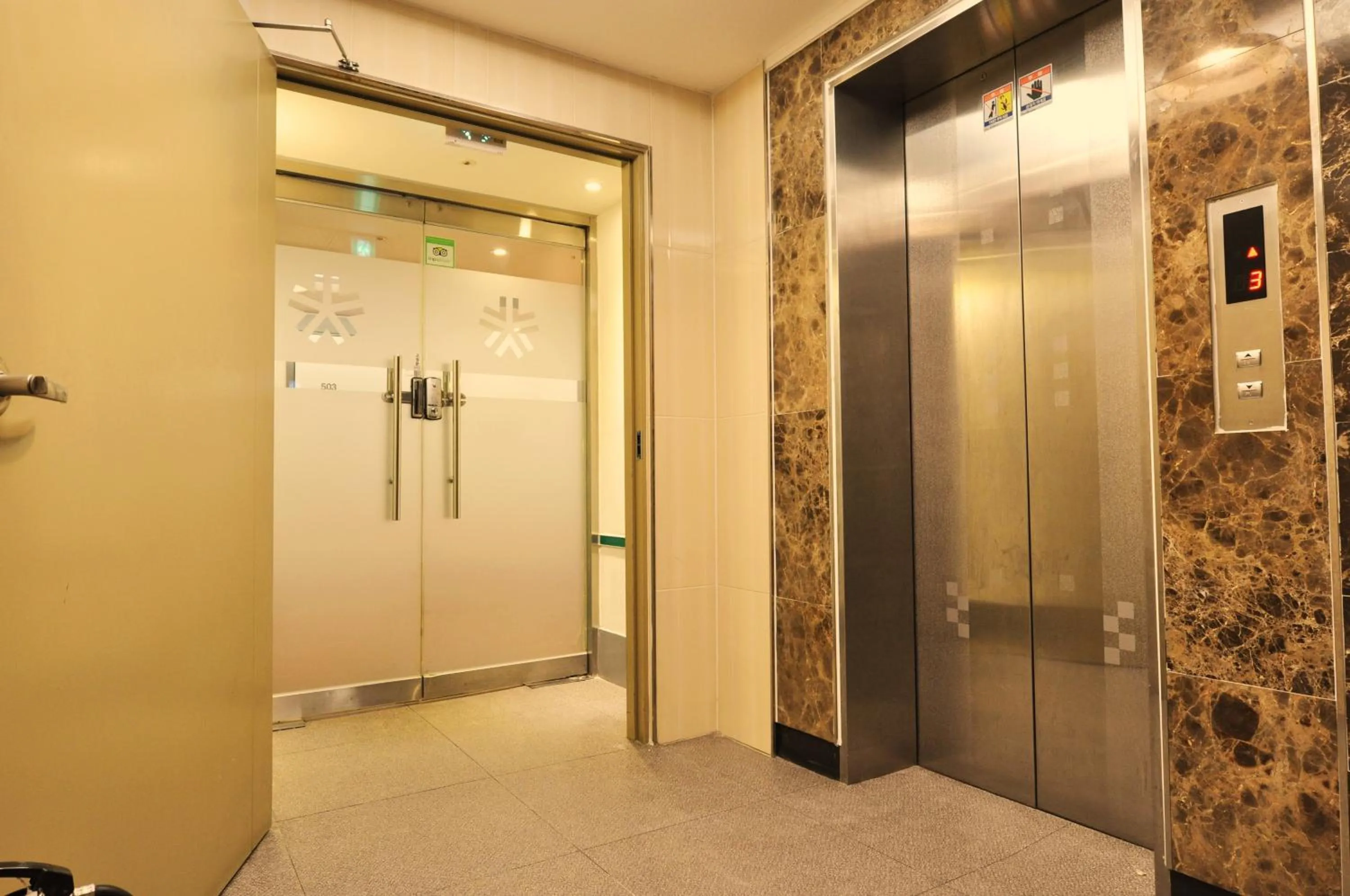 Facade/entrance in OYO Hostel Myeongdong 3