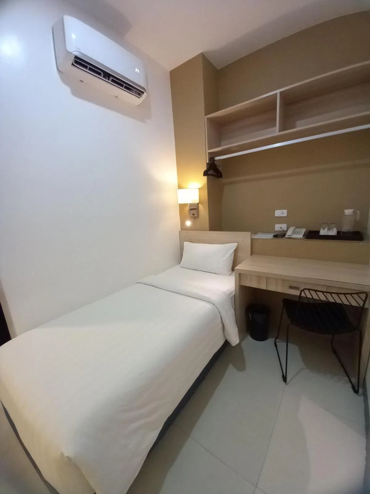 Bed in Figtree Hotel