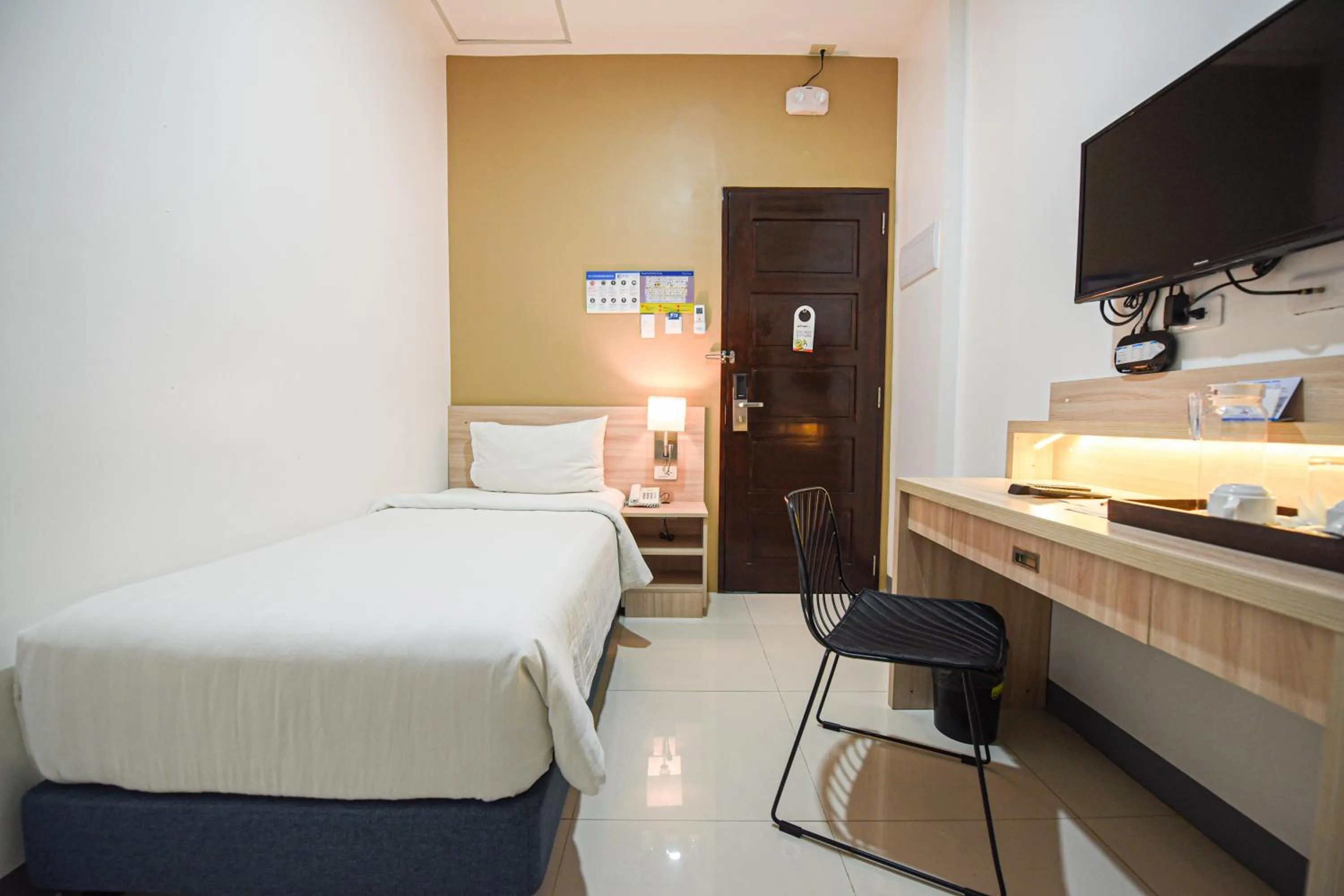 Photo of the whole room in Figtree Hotel