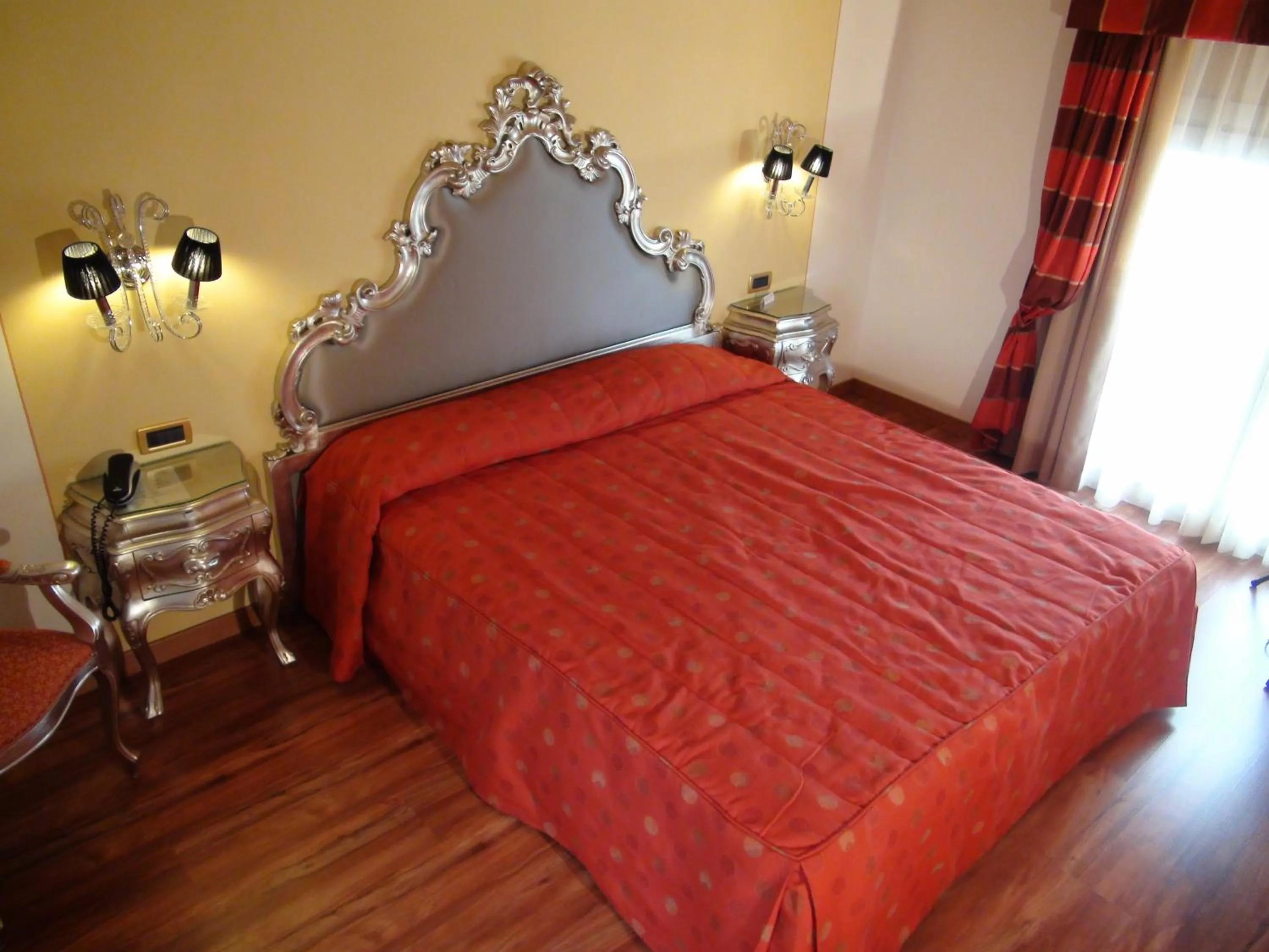 Bedroom, Bed in Hotel La Campagnola 1926