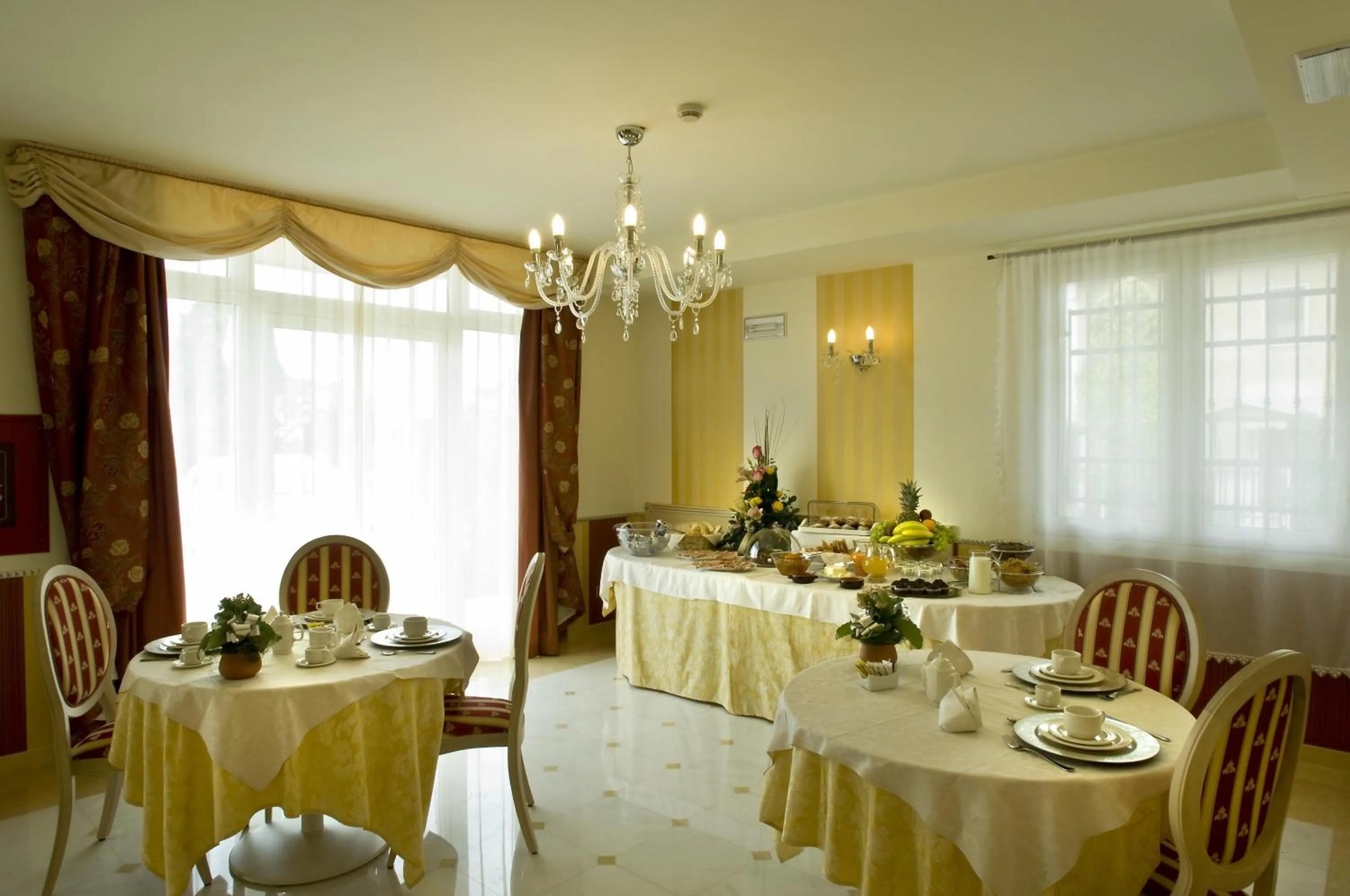 Restaurant/places to eat in Hotel La Campagnola 1926