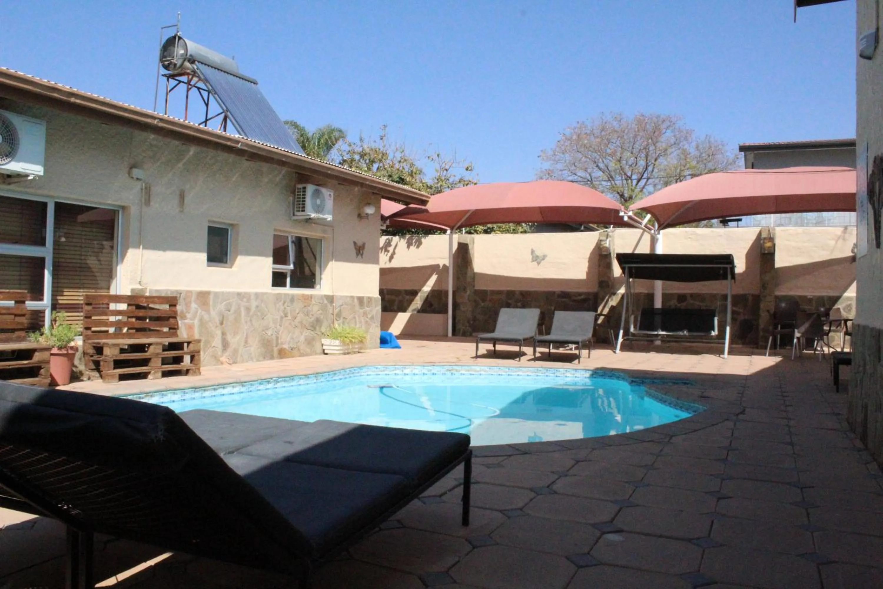 Swimming pool in Esperanca Guesthouse