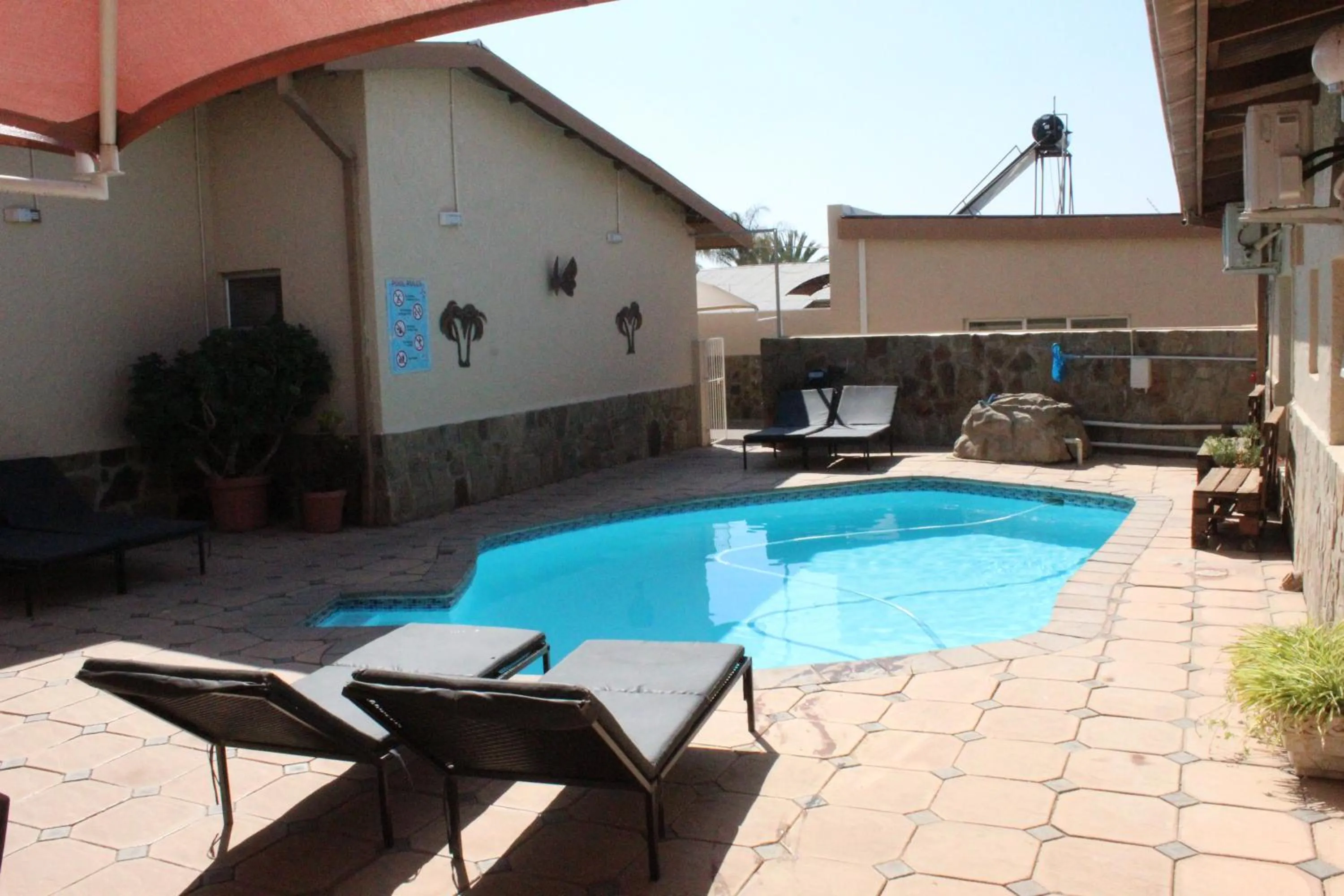Swimming pool in Esperanca Guesthouse