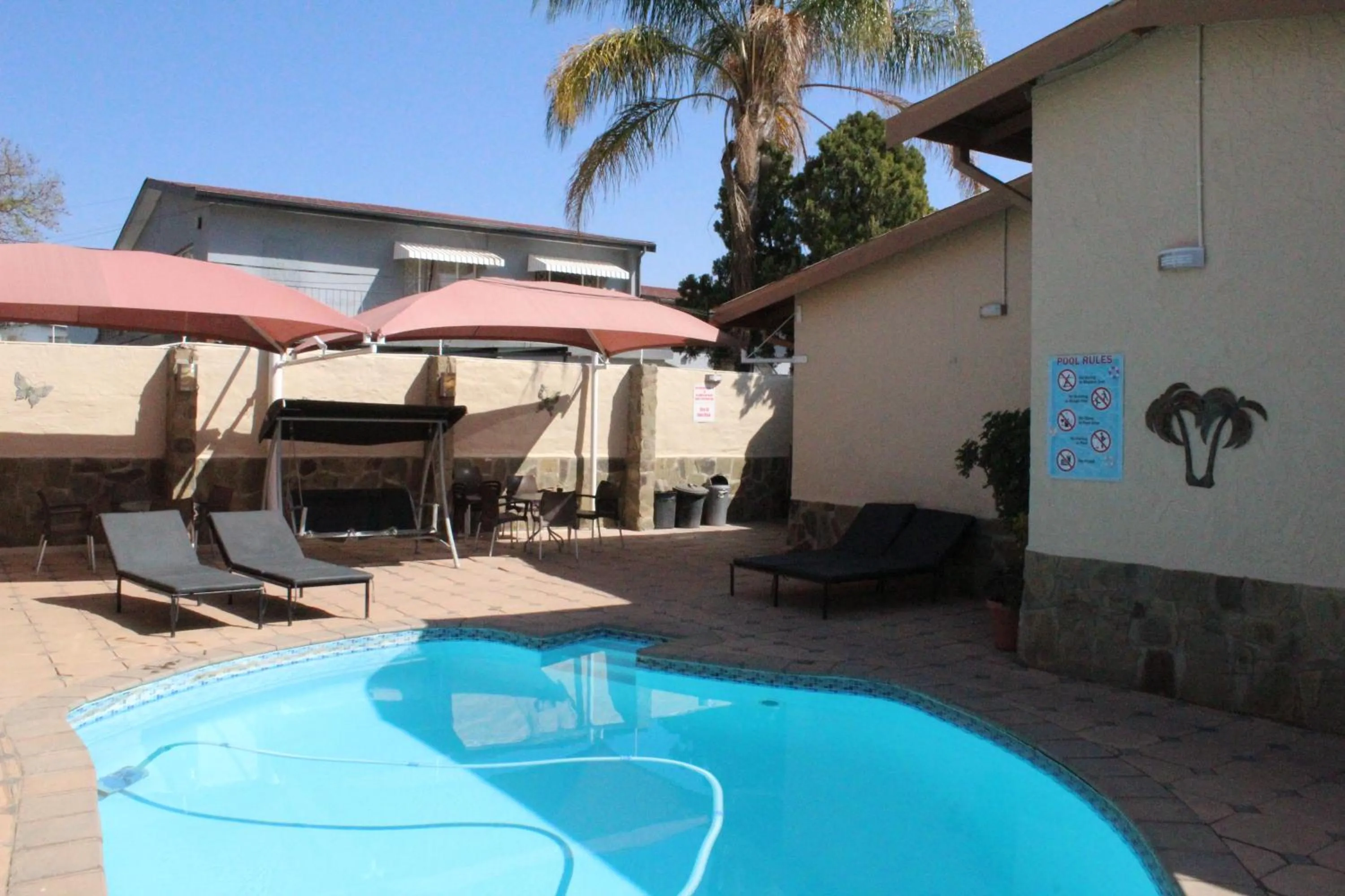 Swimming pool in Esperanca Guesthouse