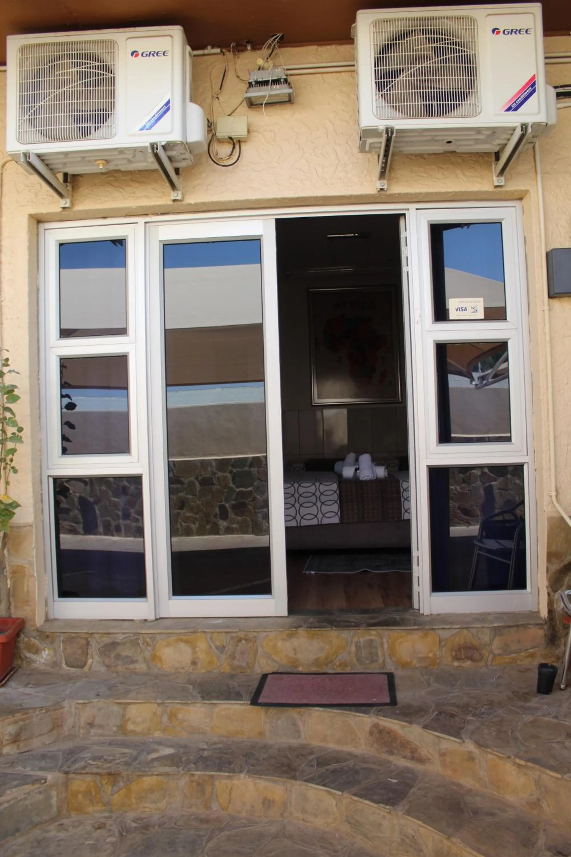 Property building in Esperanca Guesthouse