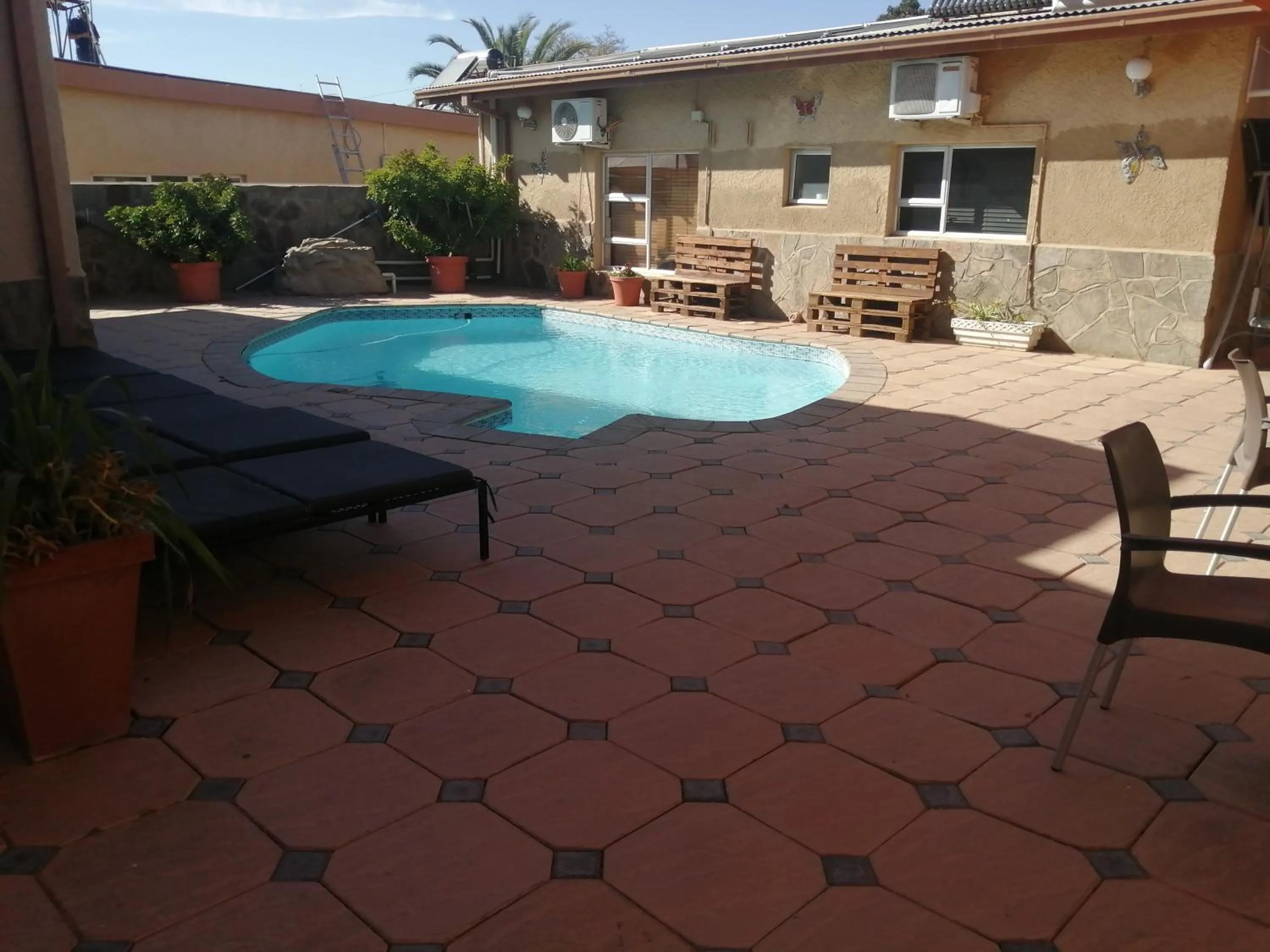 Swimming pool in Esperanca Guesthouse