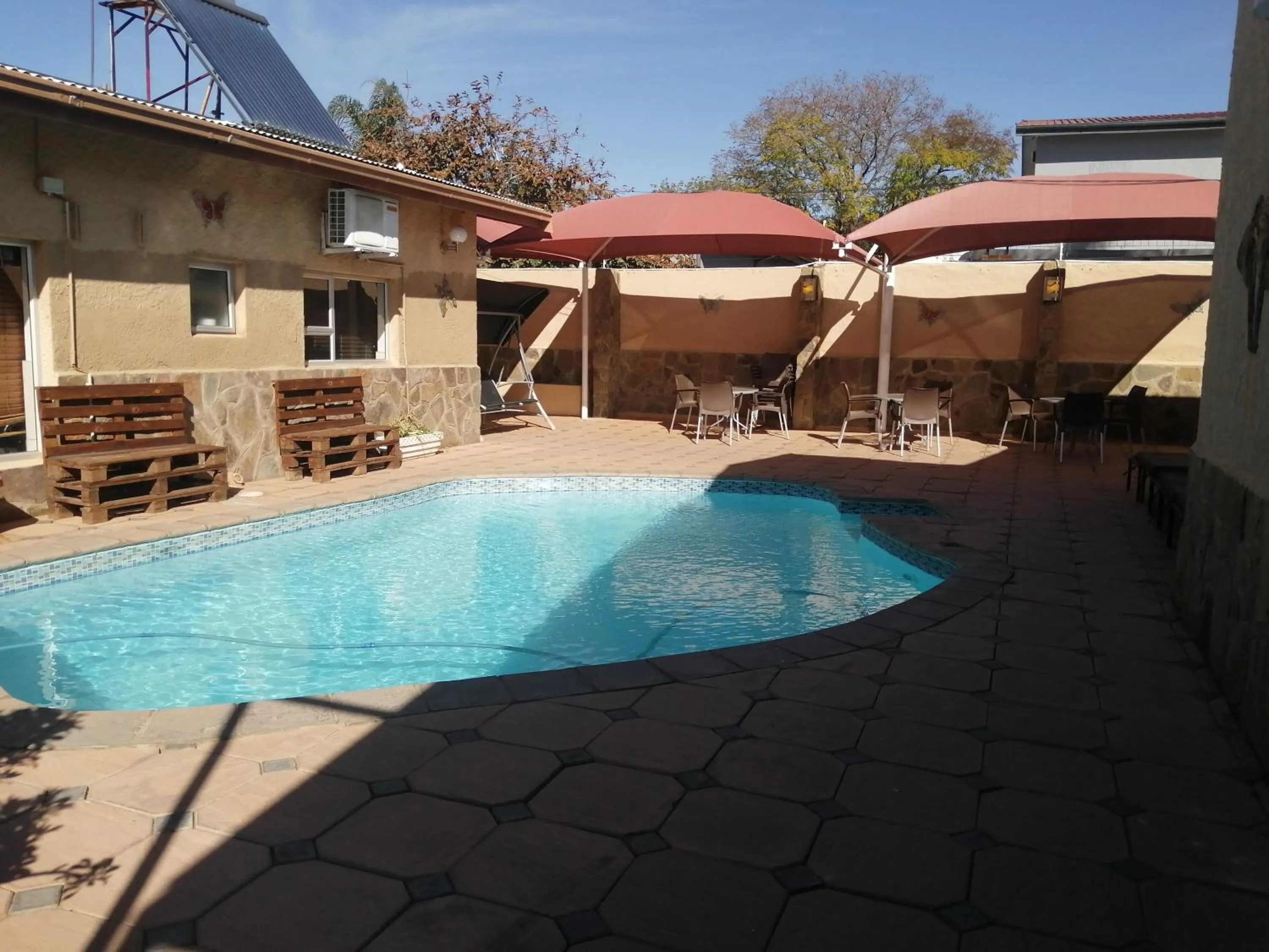 Swimming pool in Esperanca Guesthouse