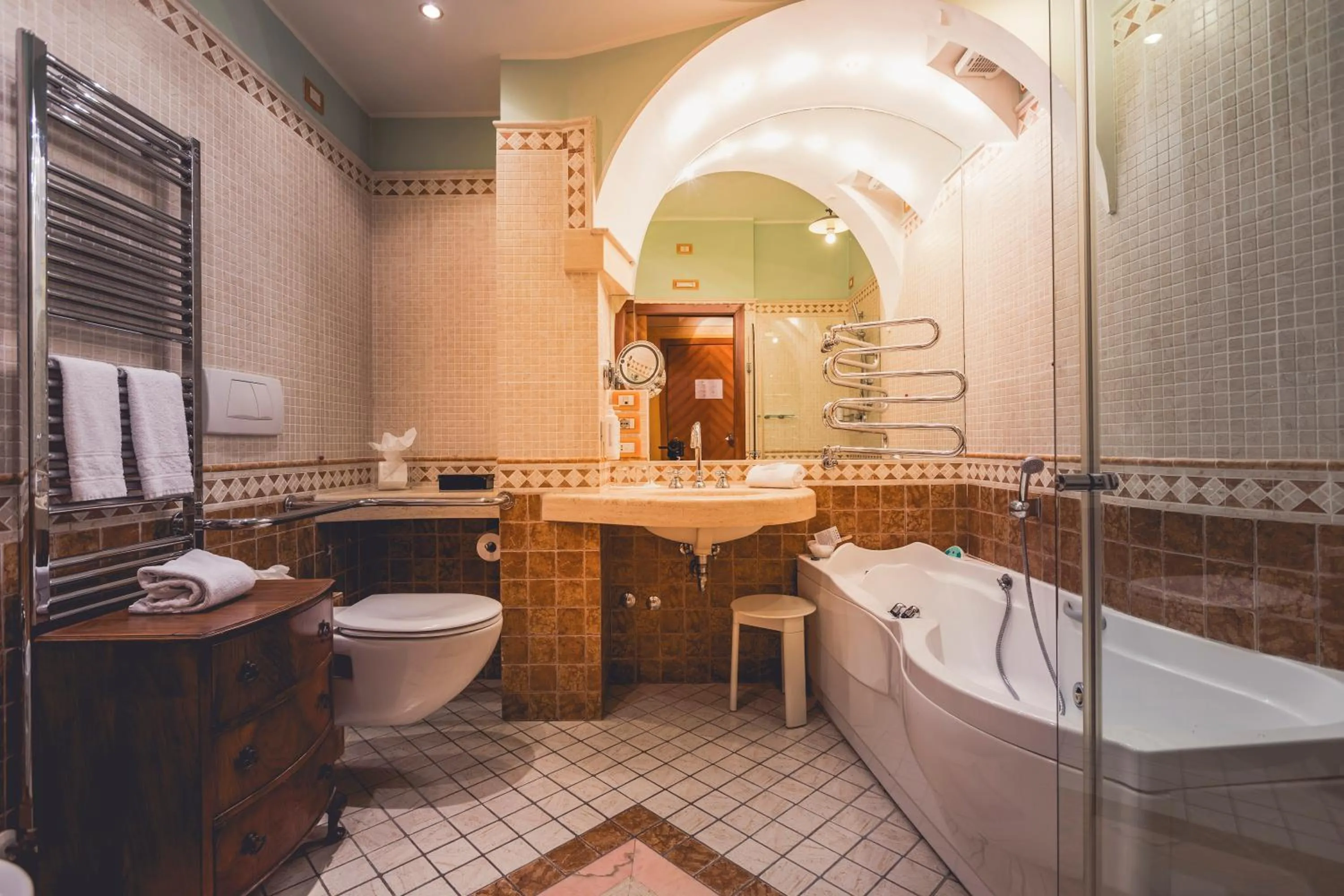 Toilet in Hotel Tosco Romagnolo