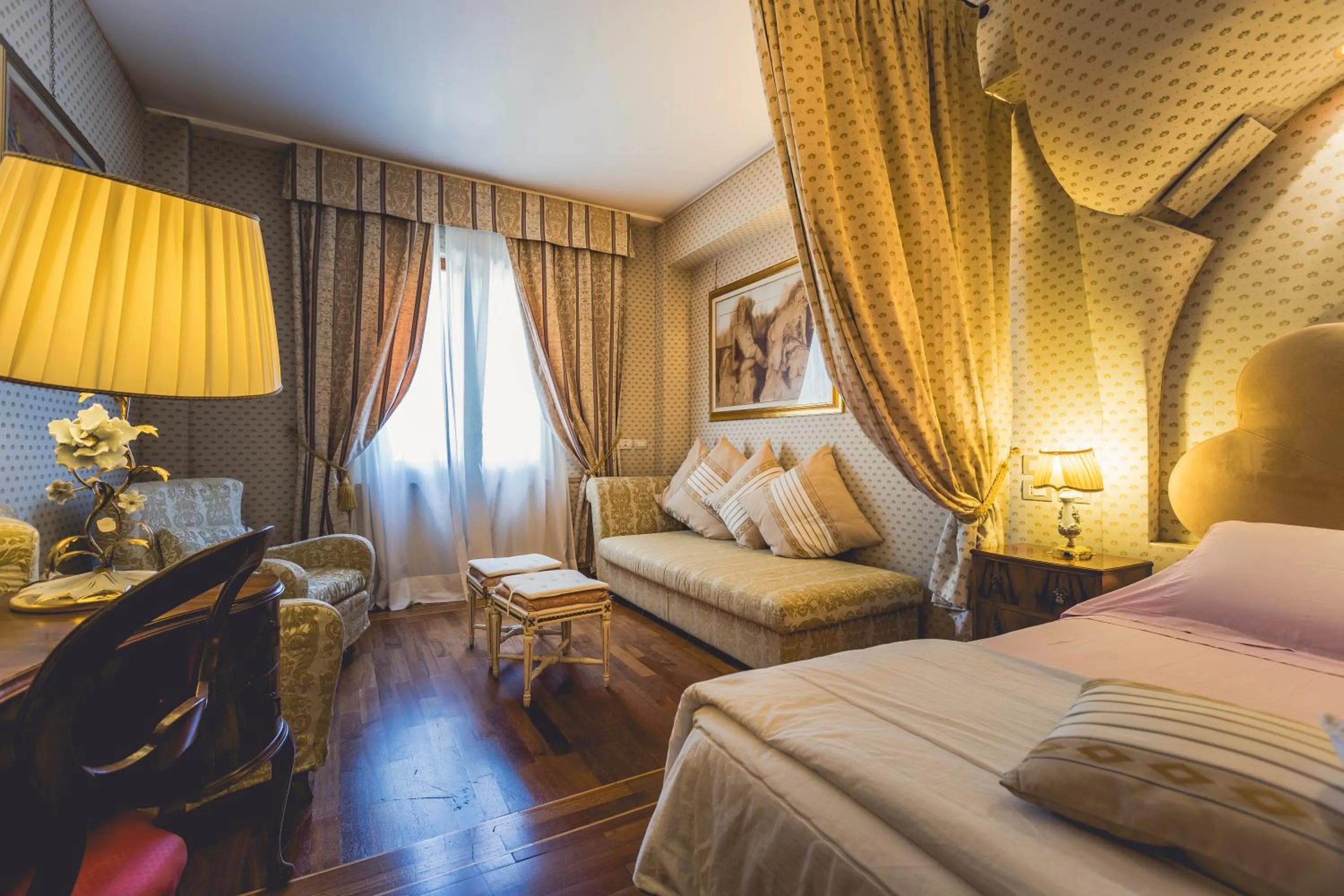 Bedroom, Bed in Hotel Tosco Romagnolo