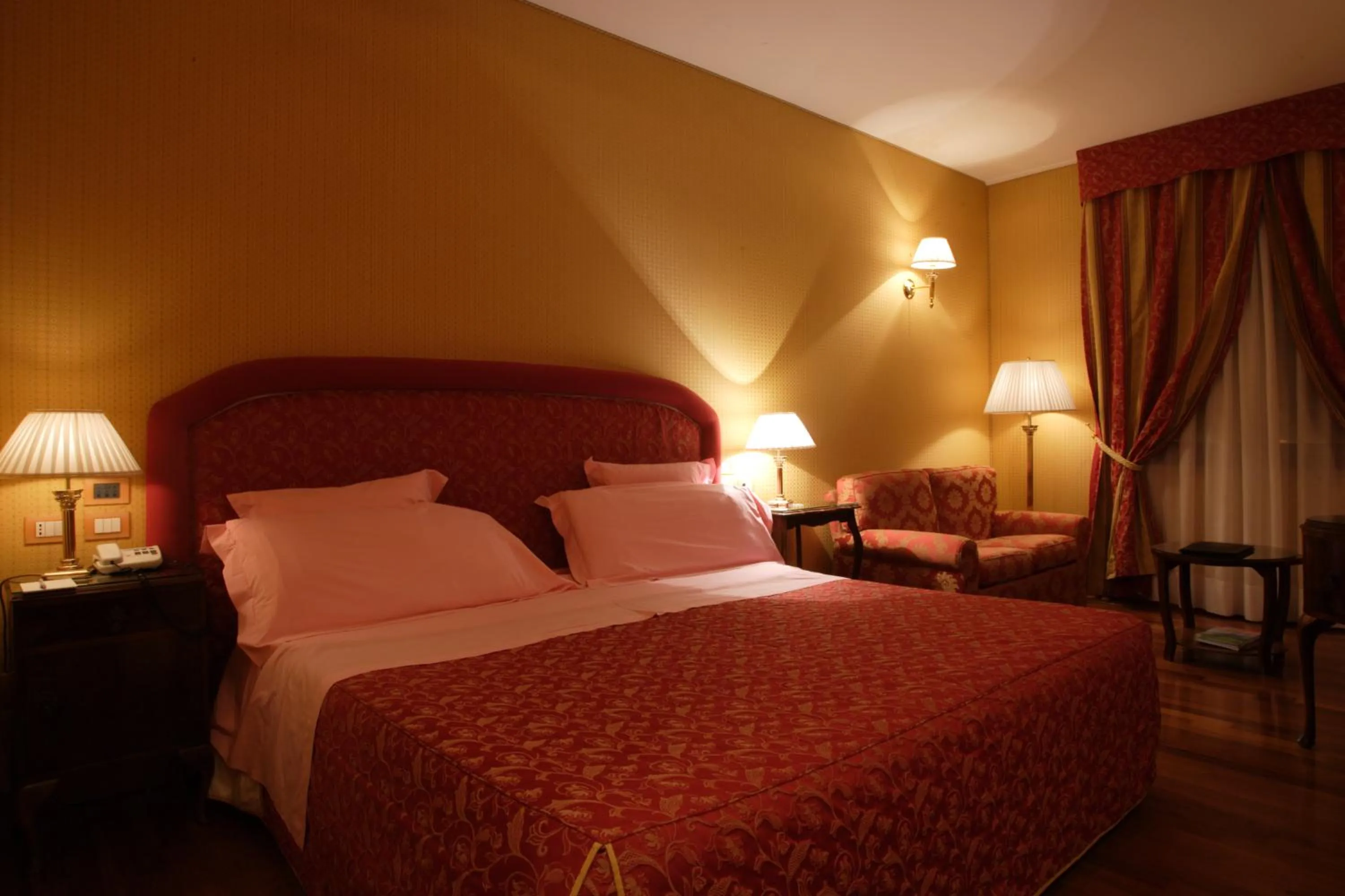 Bedroom, Bed in Hotel Tosco Romagnolo