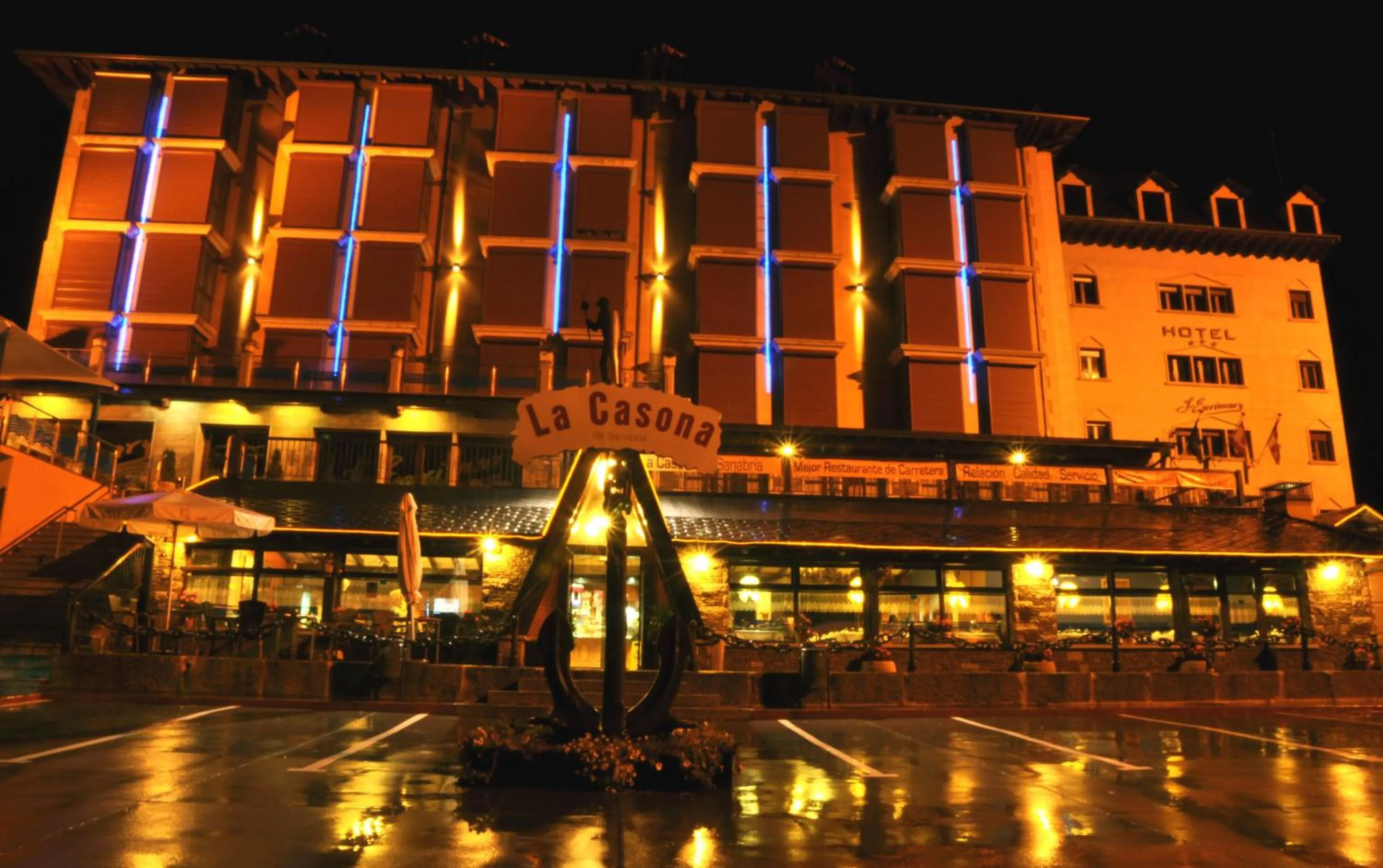 Nearby landmark, Property Building in Complejos J-Enrimary