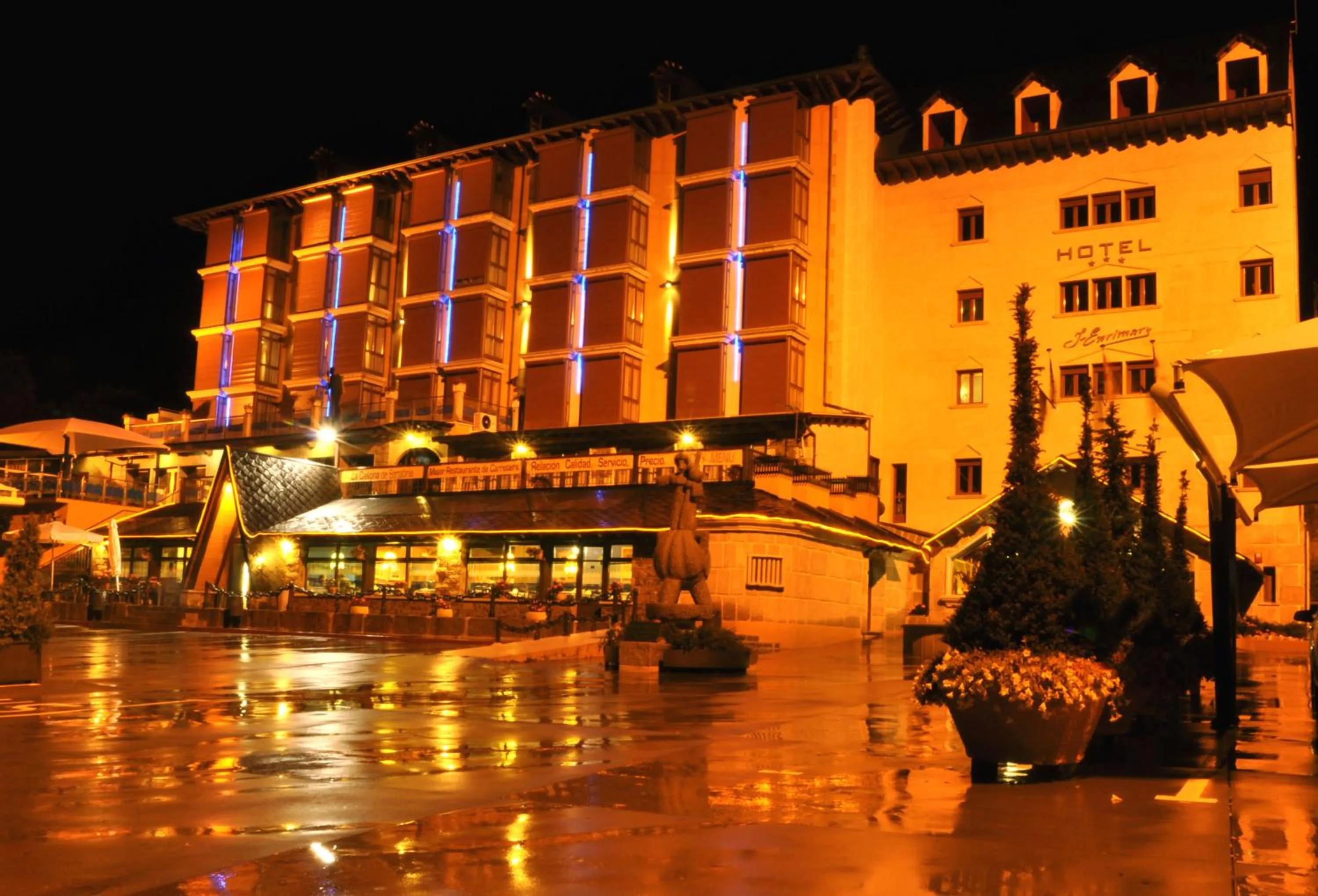 Nearby landmark, Property Building in Complejos J-Enrimary