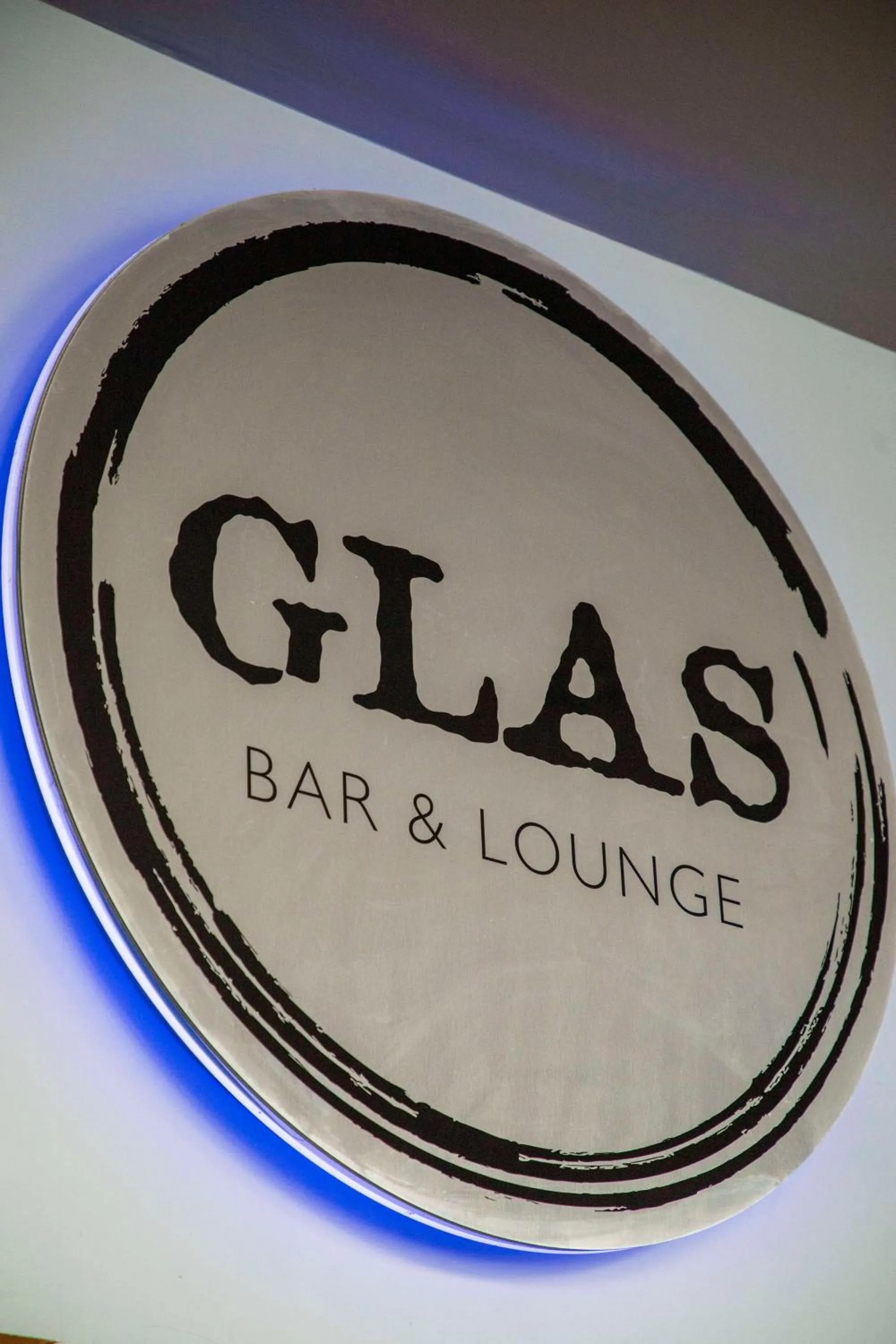 Lounge or bar in Radisson Blu Hotel, Cardiff