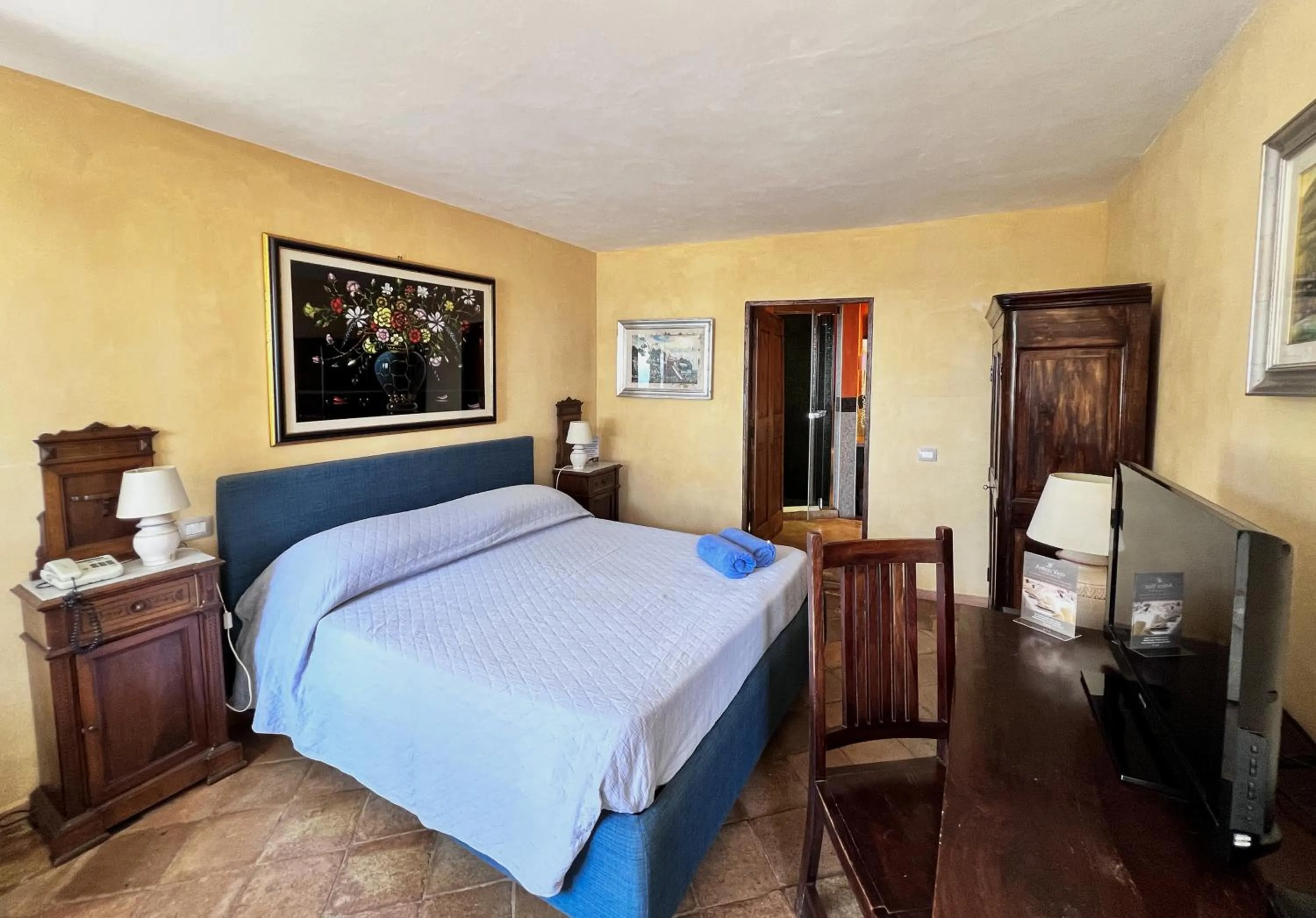 Bed in Aeneas' Landing Resort