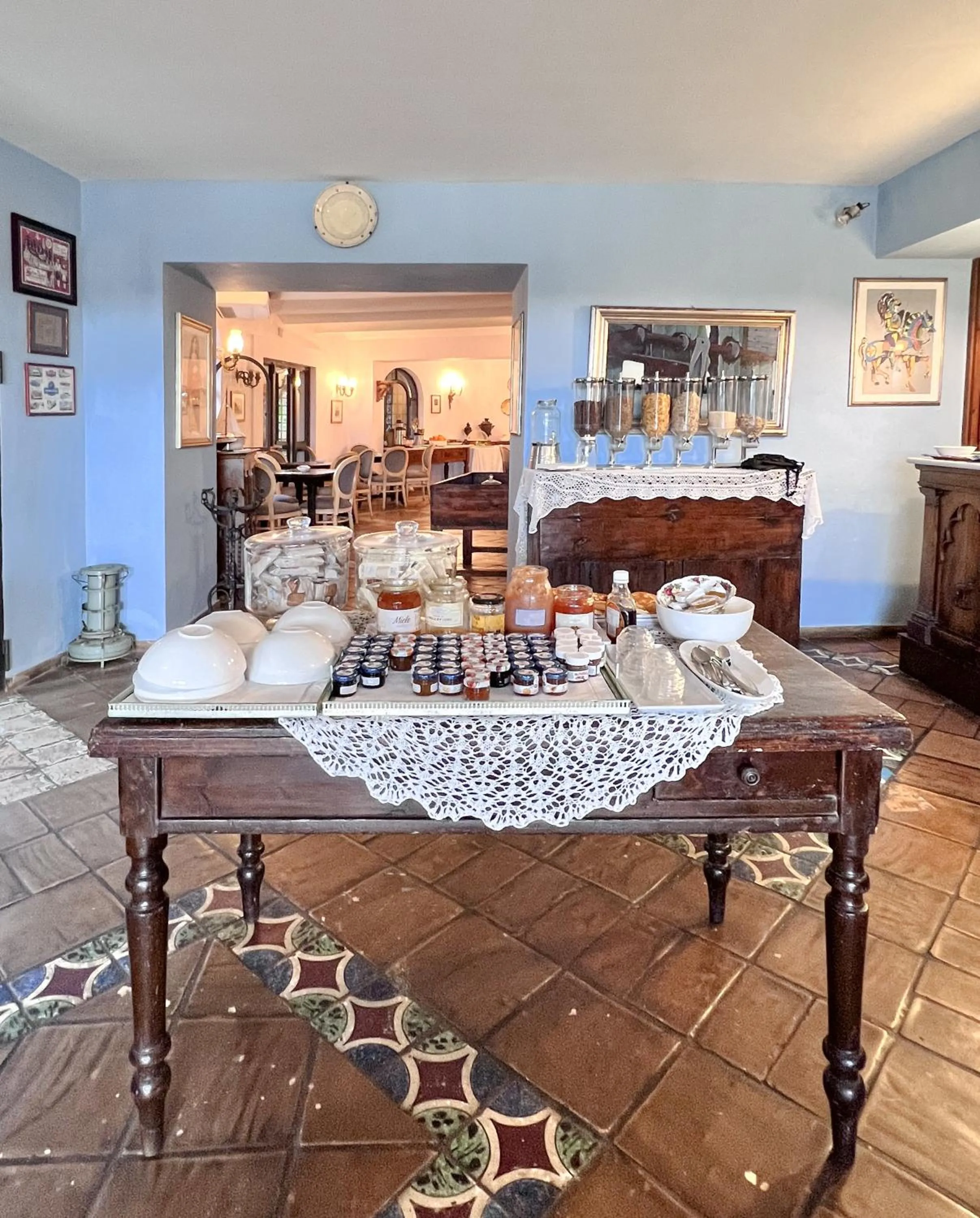 Breakfast in Aeneas' Landing Resort