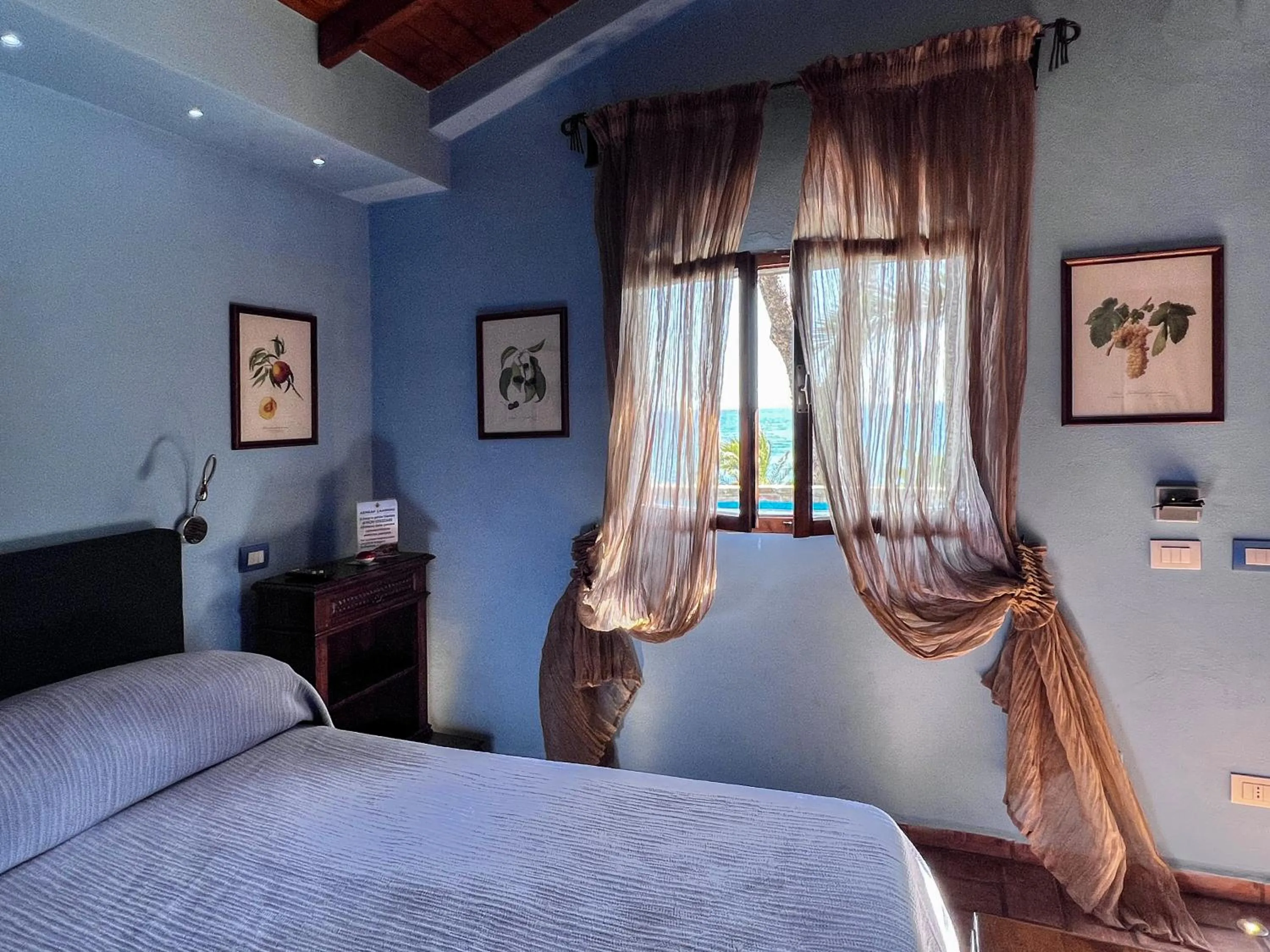 Bed in Aeneas' Landing Resort