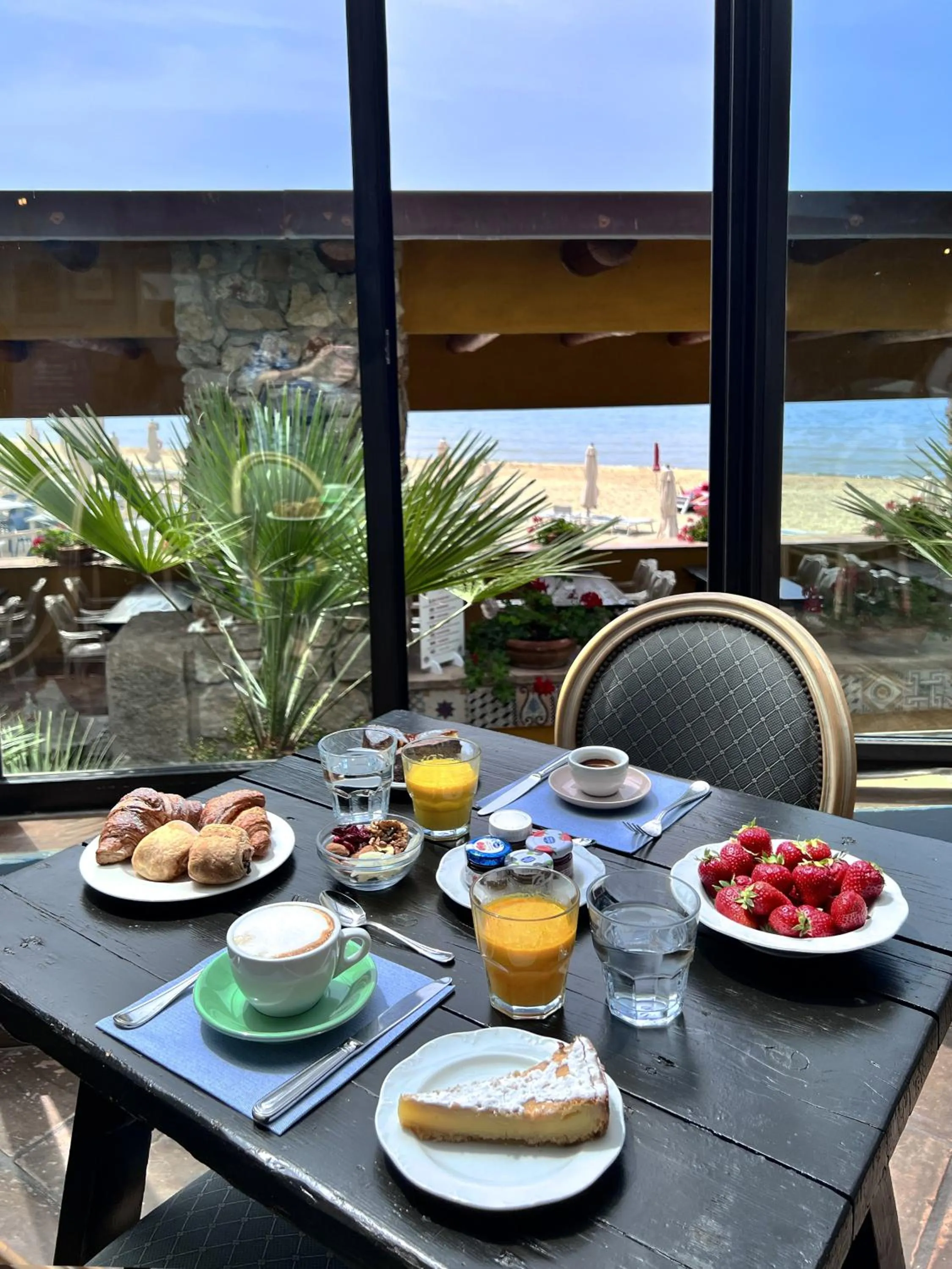 Food and drinks in Aeneas' Landing Resort