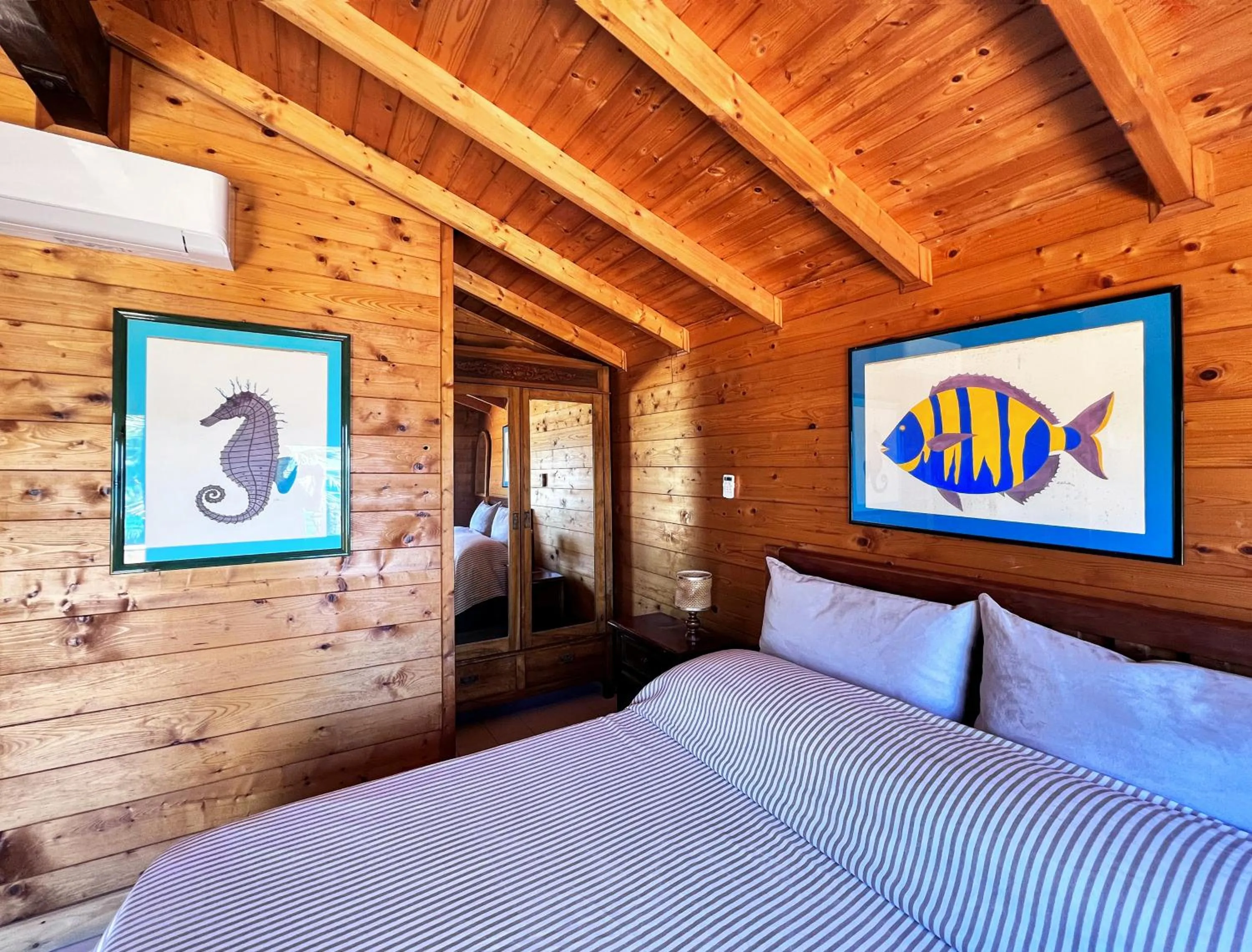 Bed in Aeneas' Landing Resort