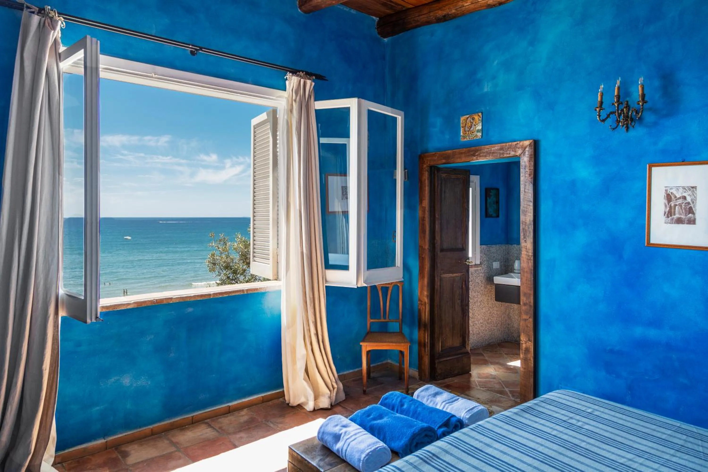 View (from property/room), Bed in Aeneas' Landing Resort