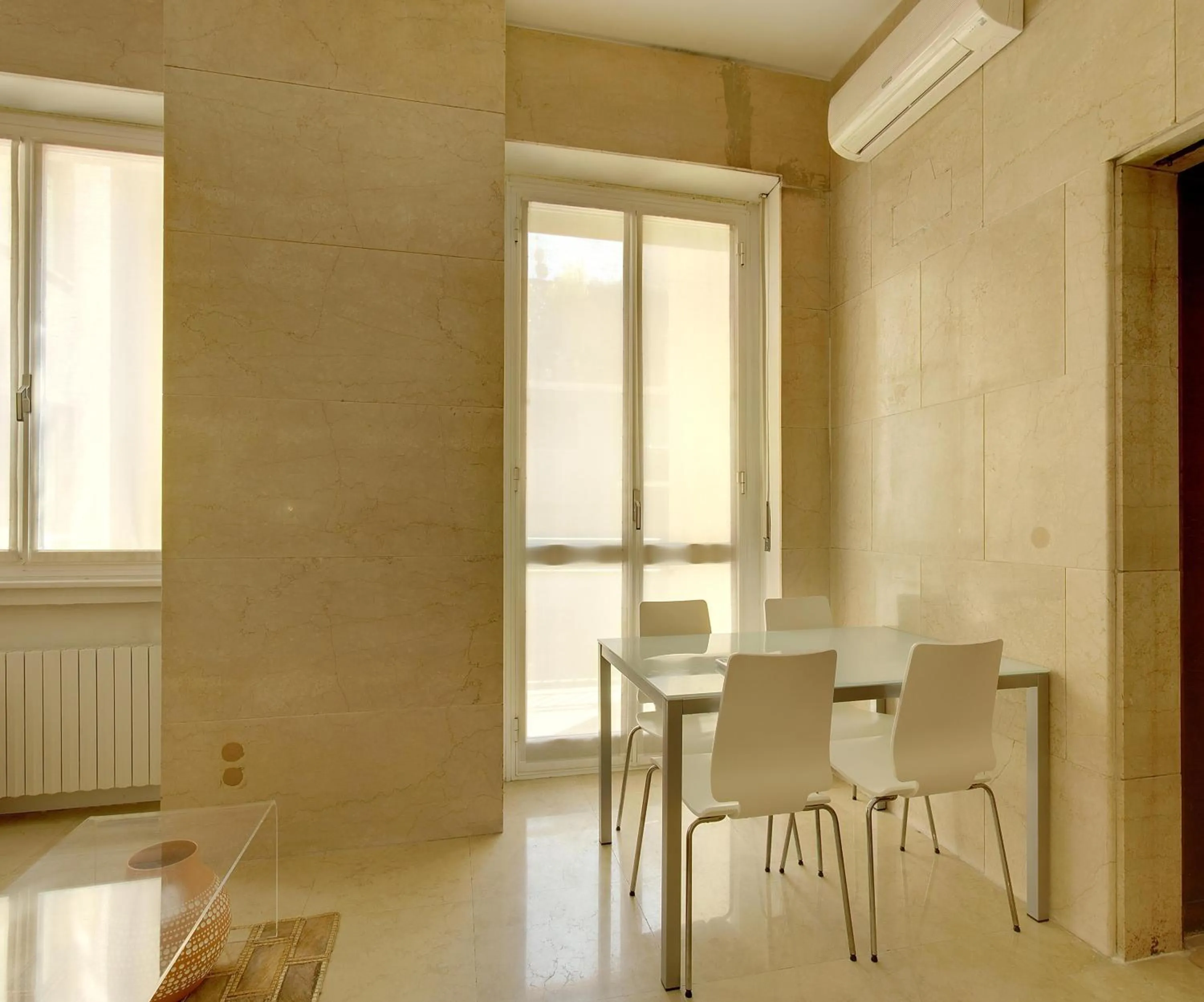 Dining area in Milan Apartment Rental