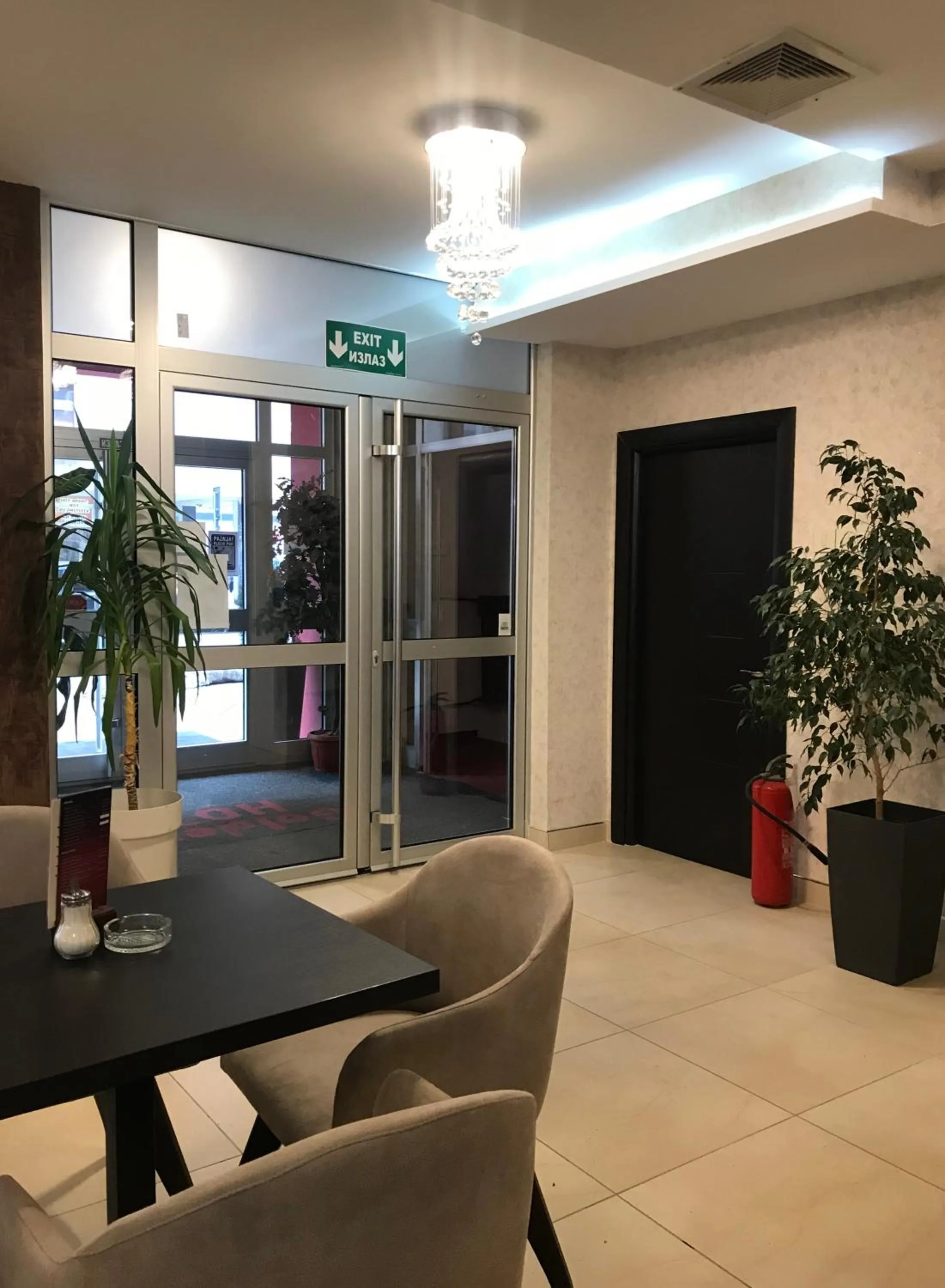 Facade/entrance in Golden Inn Hotel