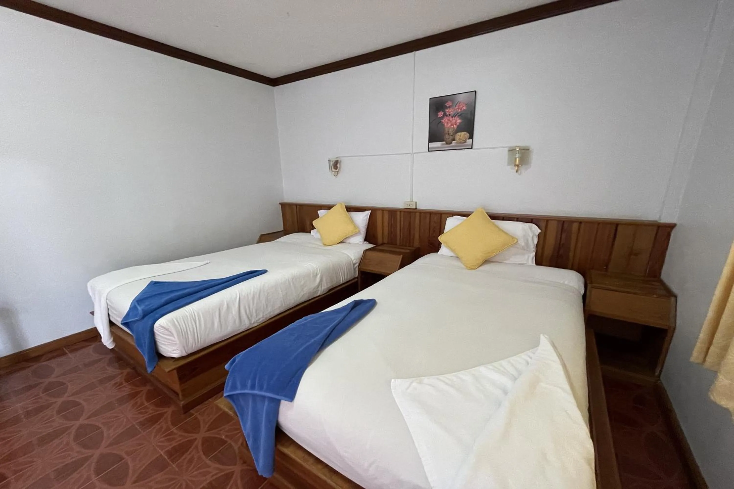 Bedroom, Bed in Sea Breeze Bungalow