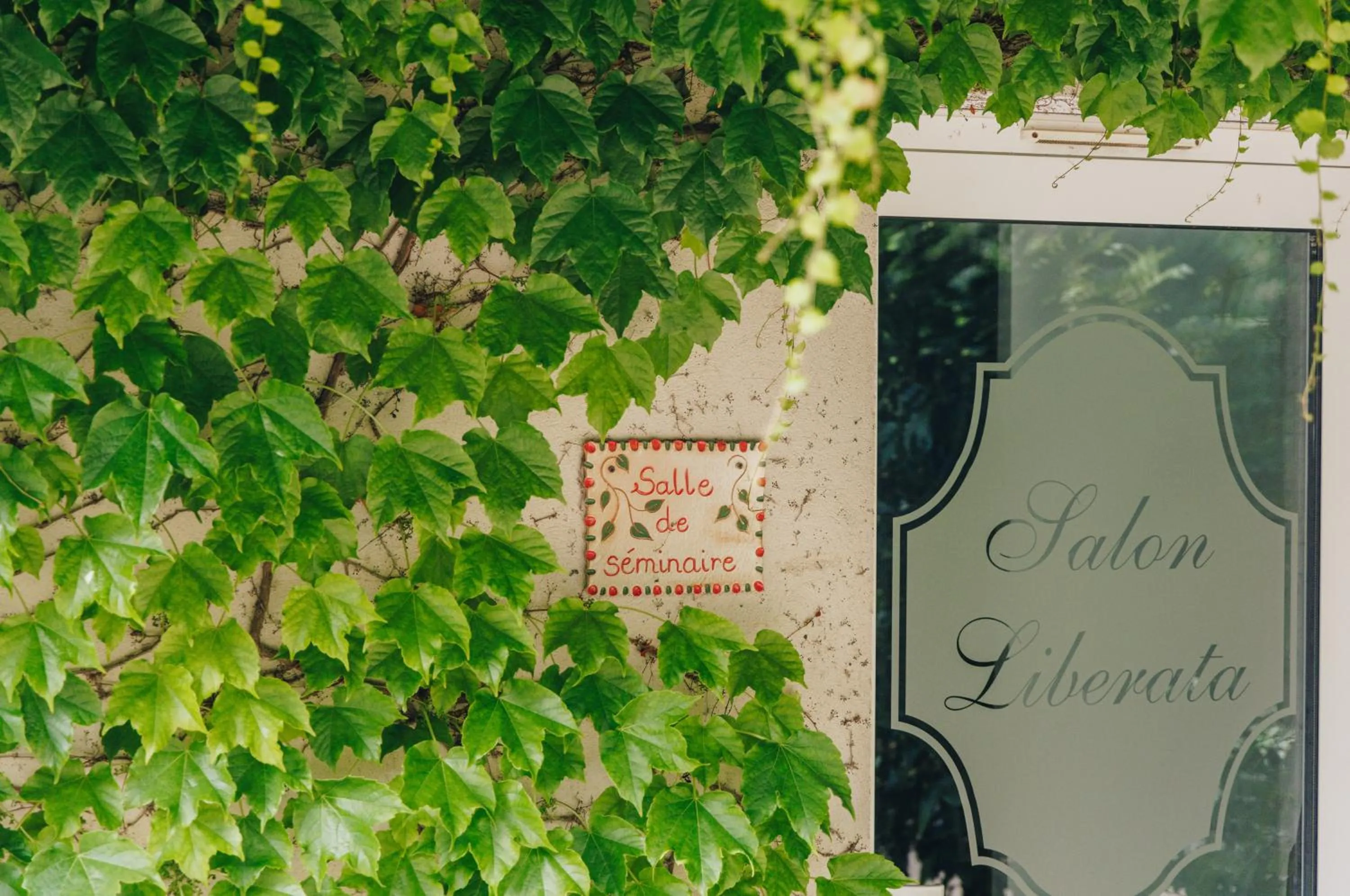 Logo/Certificate/Sign in Hôtel Liberata & Spa