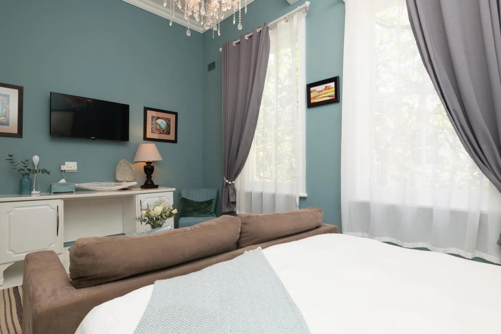 Bed in The Willets Boutique Hotel