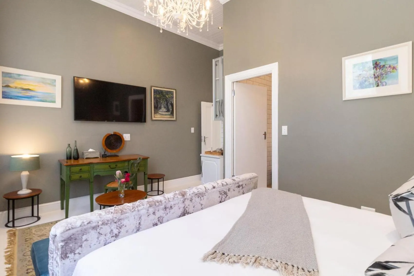 Bed in The Willets Boutique Hotel