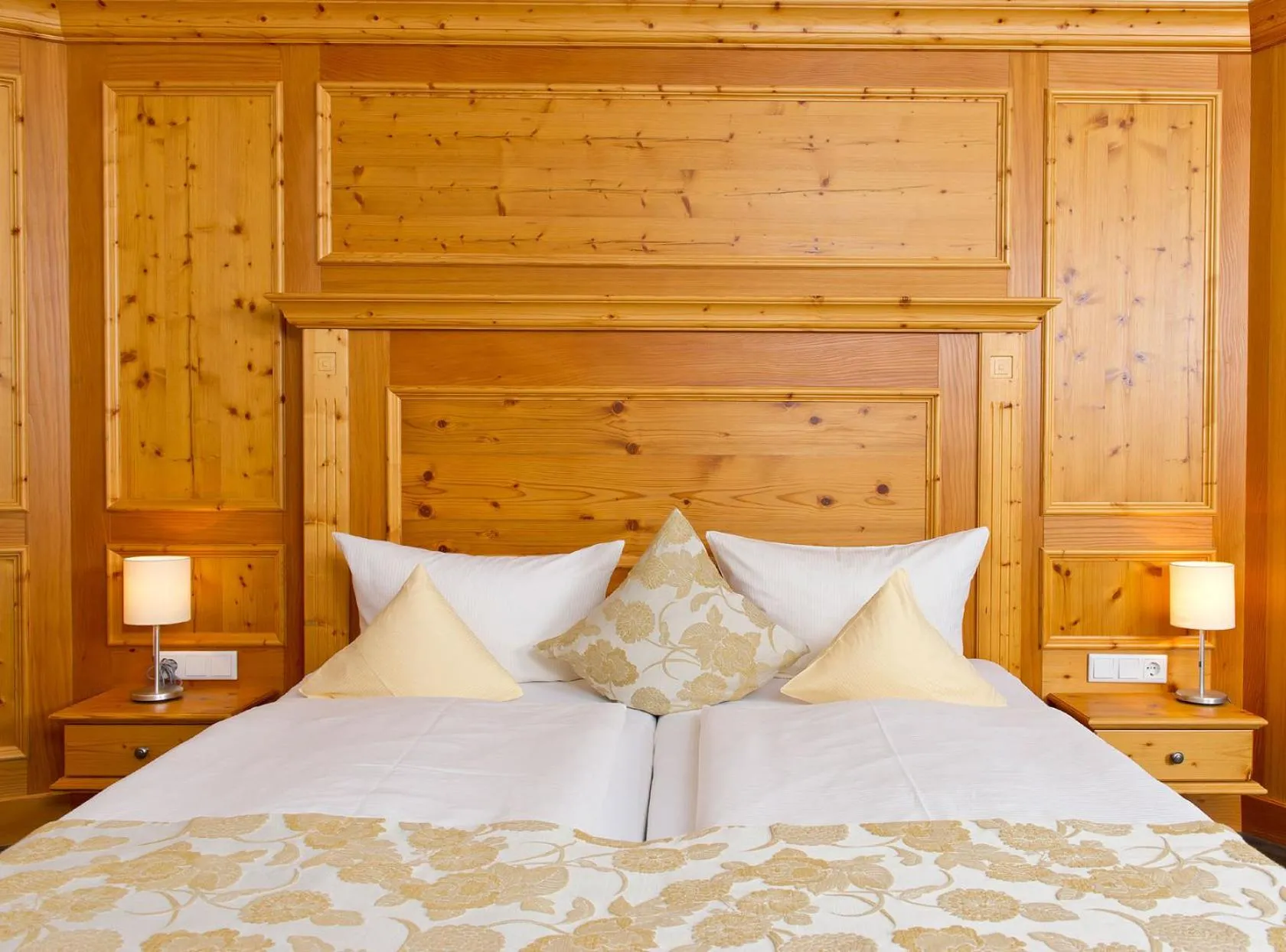 Photo of the whole room, Bed in Hotel Heinzler am See