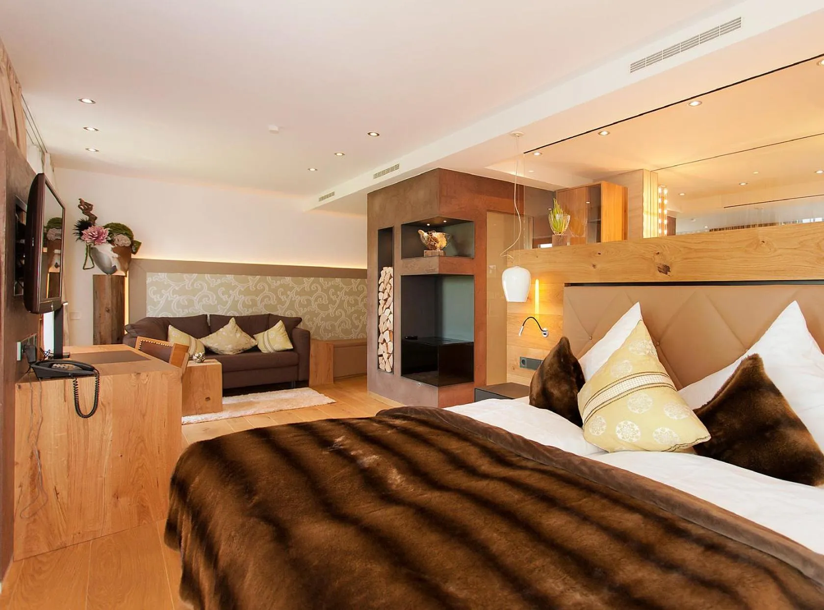 Photo of the whole room, Bed in Hotel Heinzler am See