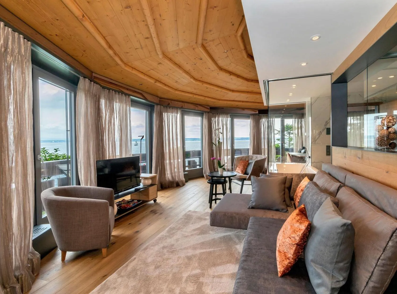 Photo of the whole room in Hotel Heinzler am See