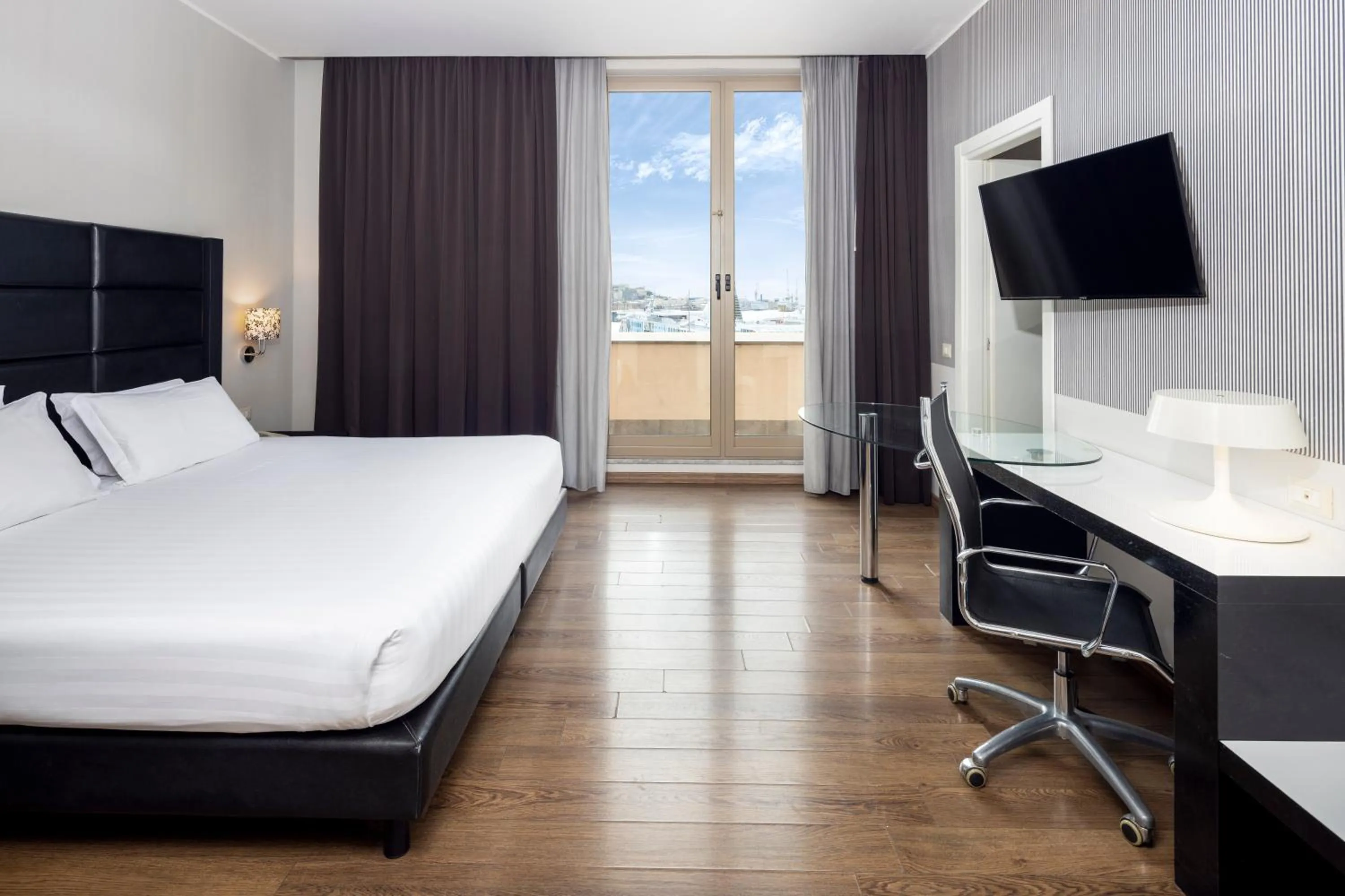 Bedroom, Bed in Holiday Inn Genoa City by IHG