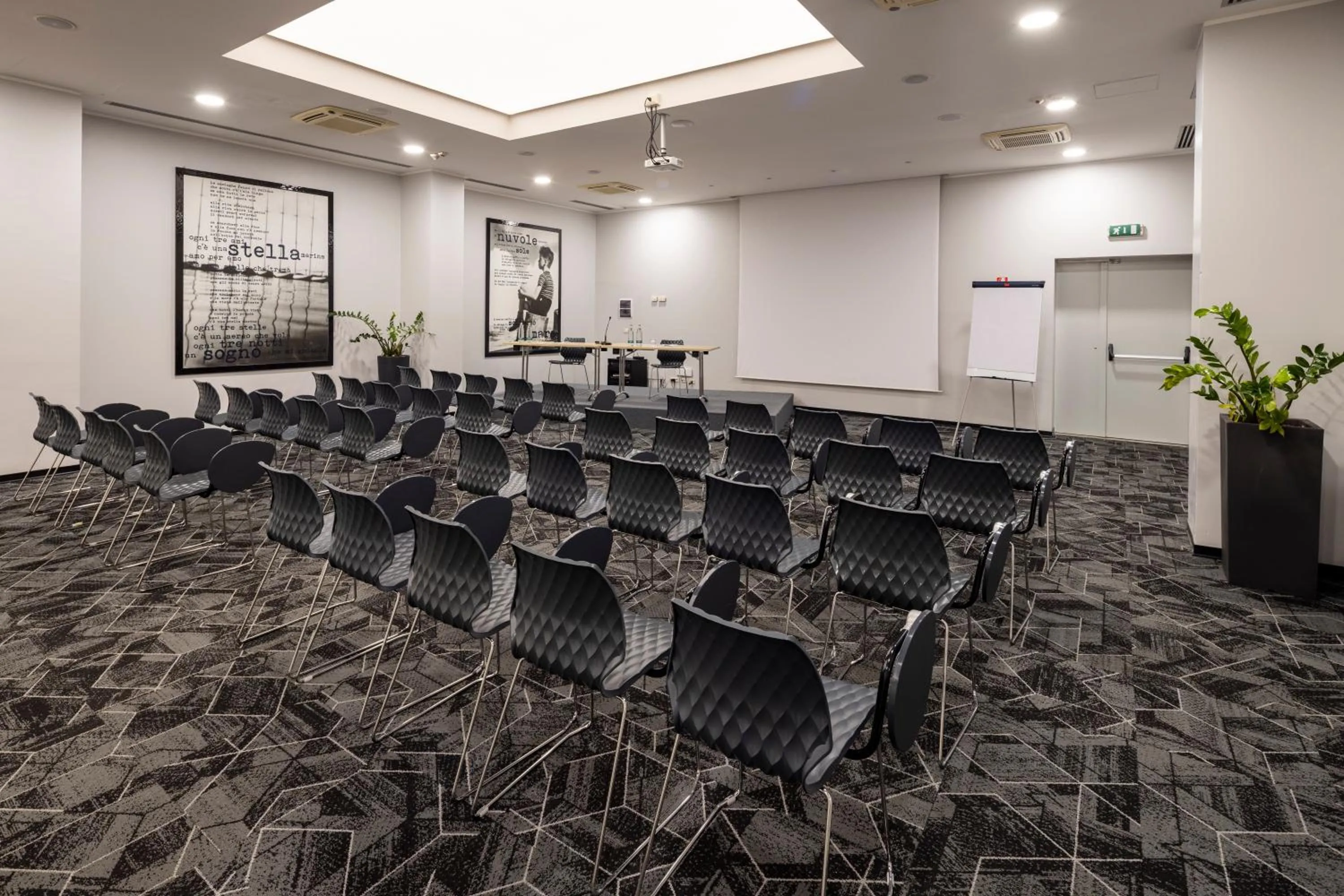 Meeting/conference room in Holiday Inn Genoa City by IHG