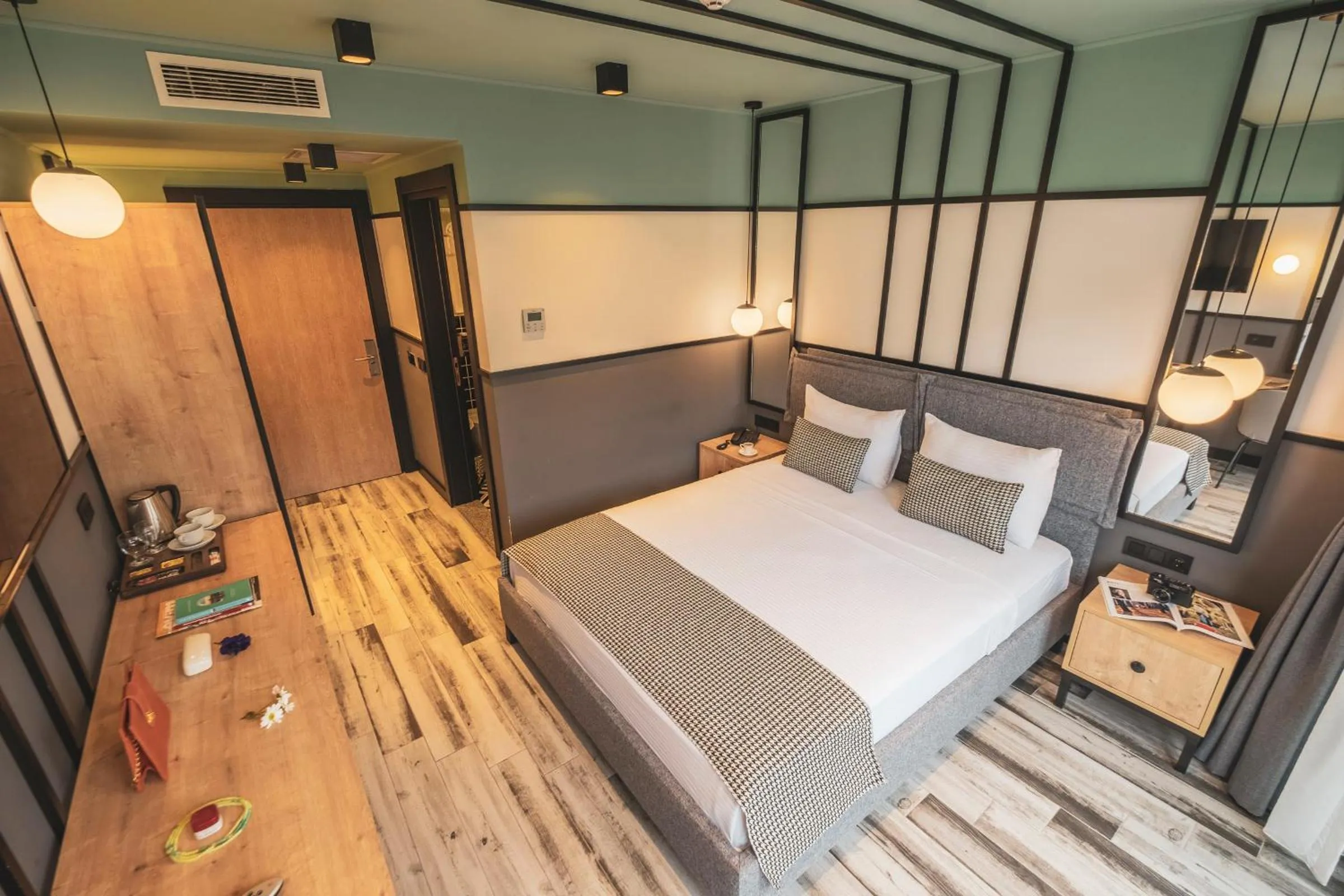 Bed in City Life Demir Hotel