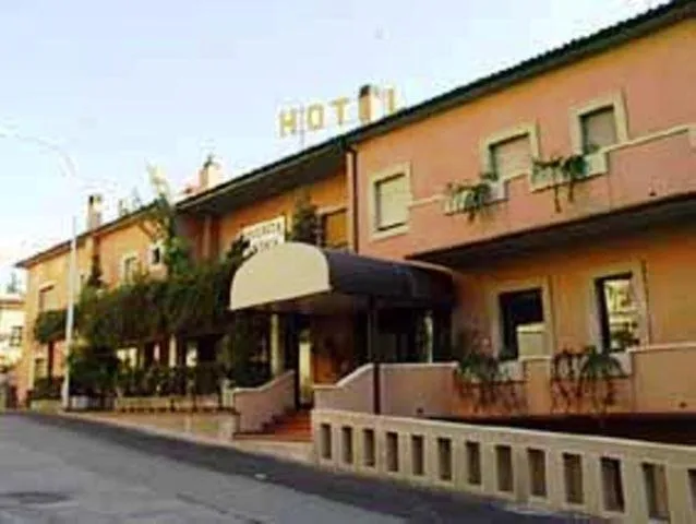 Facade/entrance in Hotel Quercia Antica