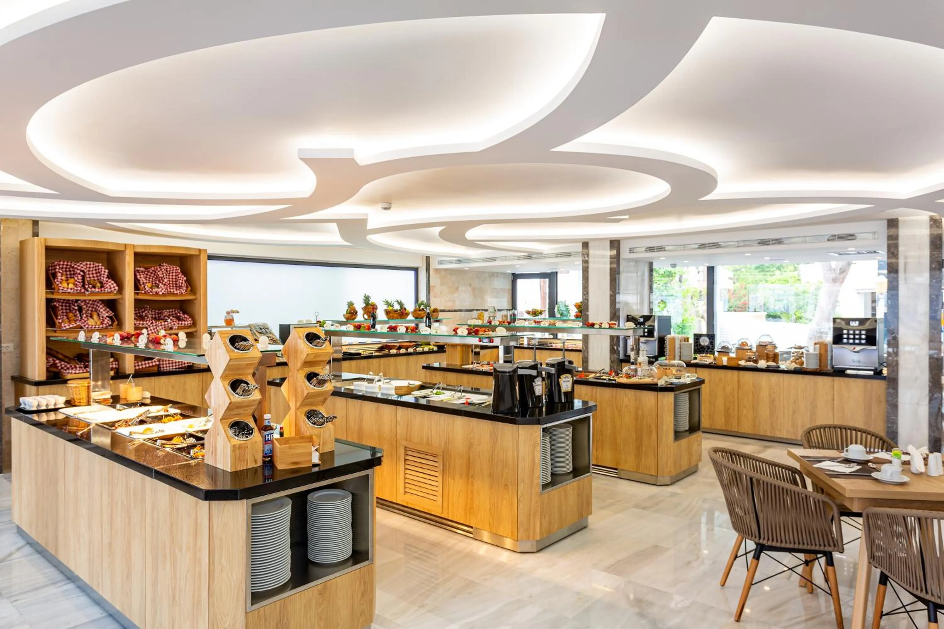 Restaurant/places to eat in Rhodos Horizon City-Adults Only