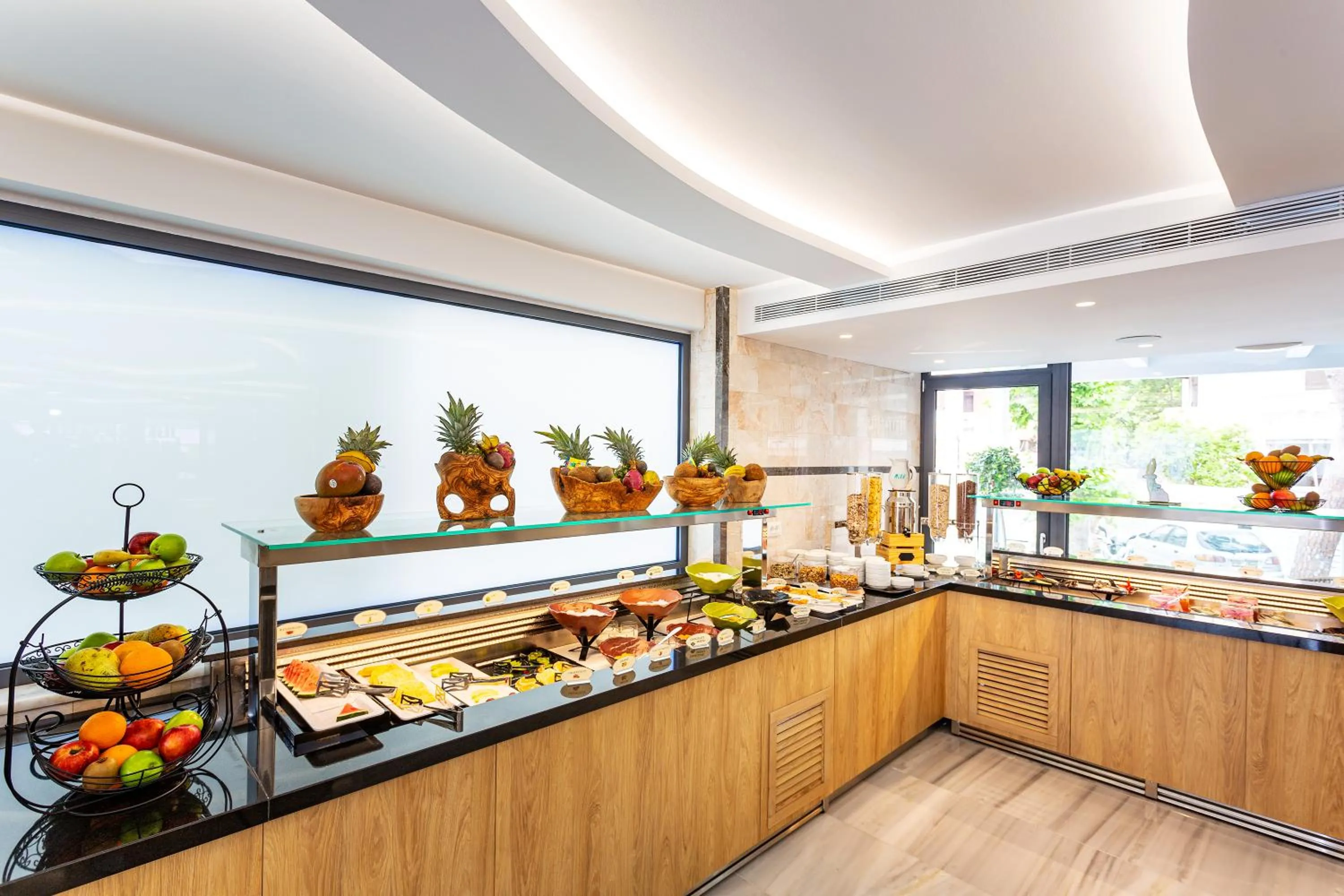 Food in Rhodos Horizon City-Adults Only