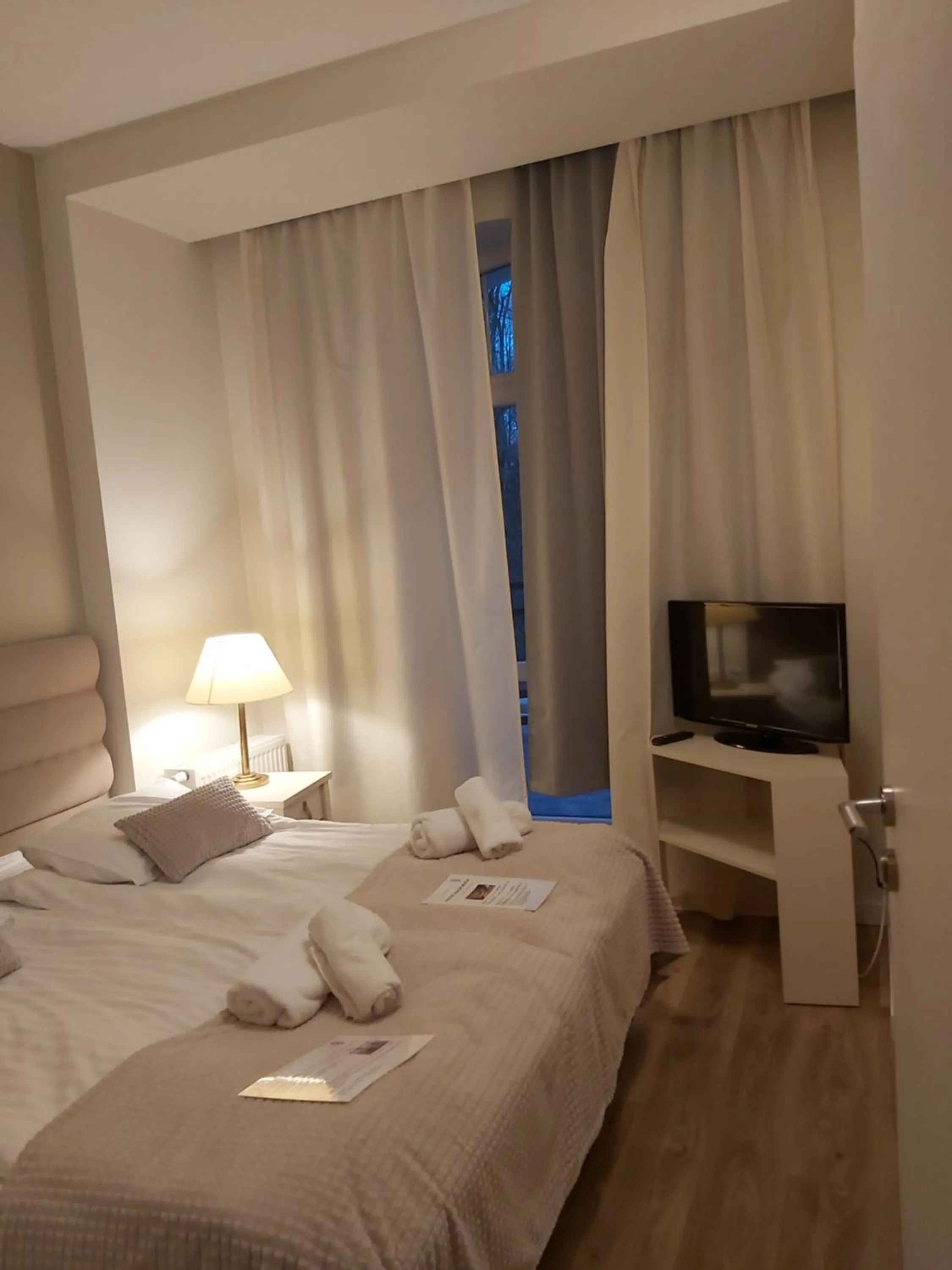 Bedroom, Bed in Villa Lessing