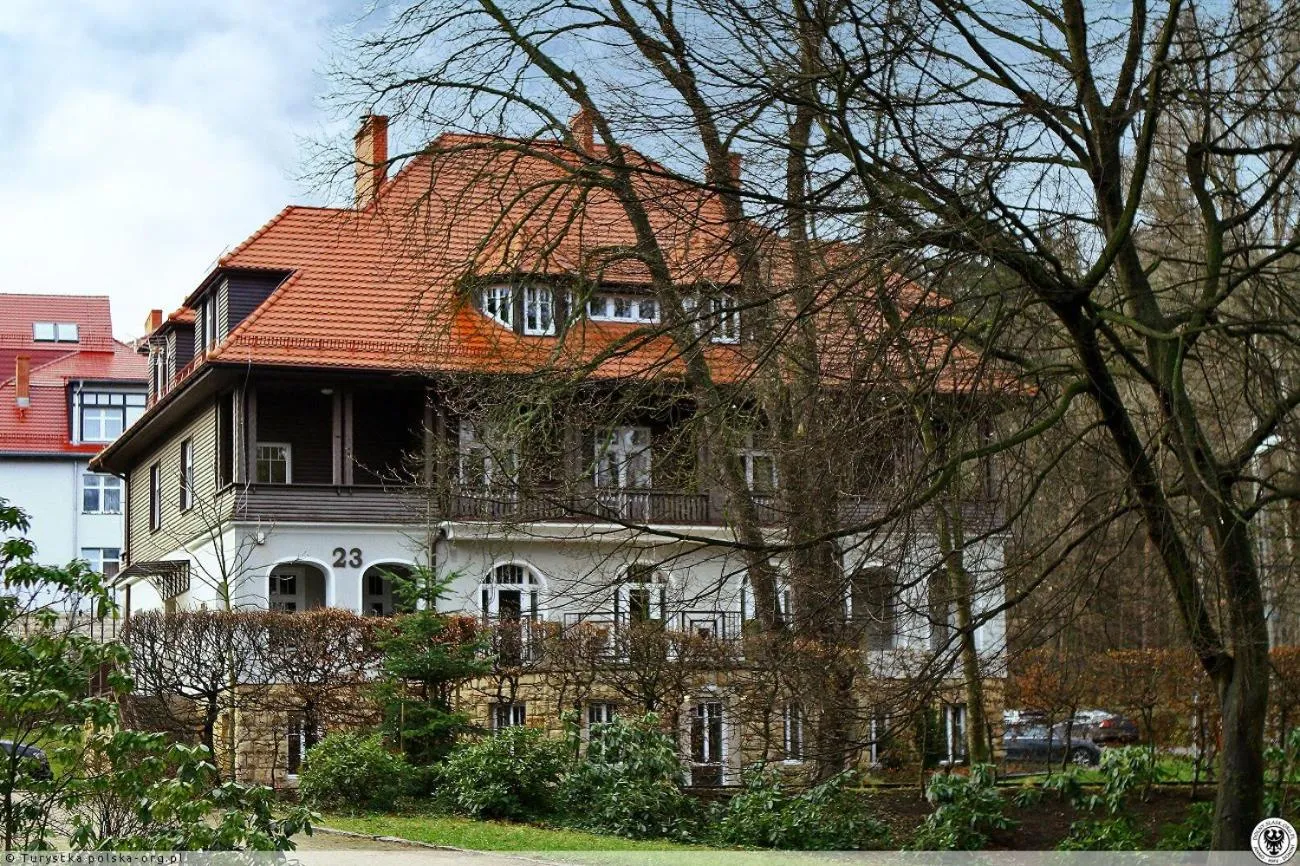 Property building in Villa Lessing