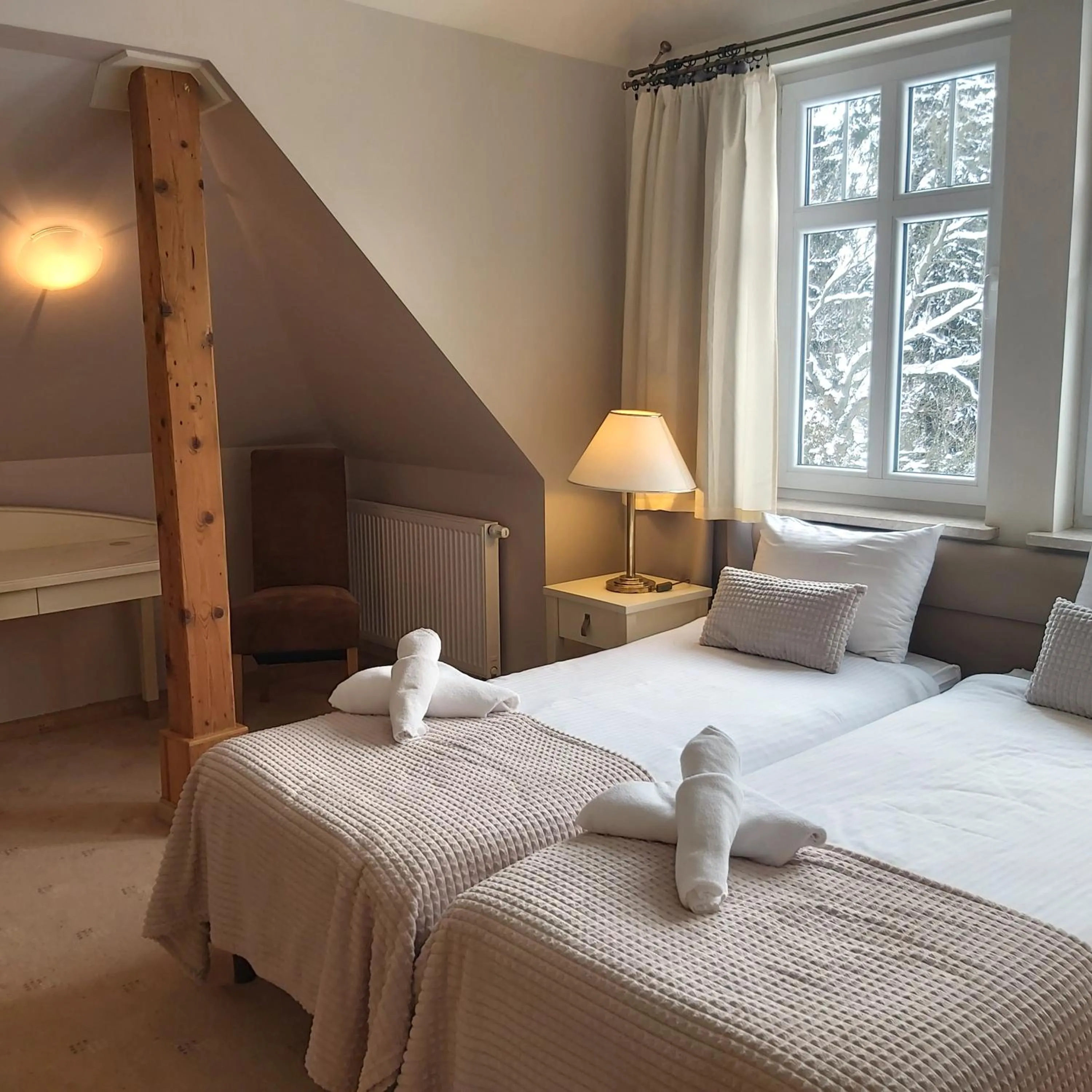 Bedroom, Bed in Villa Lessing