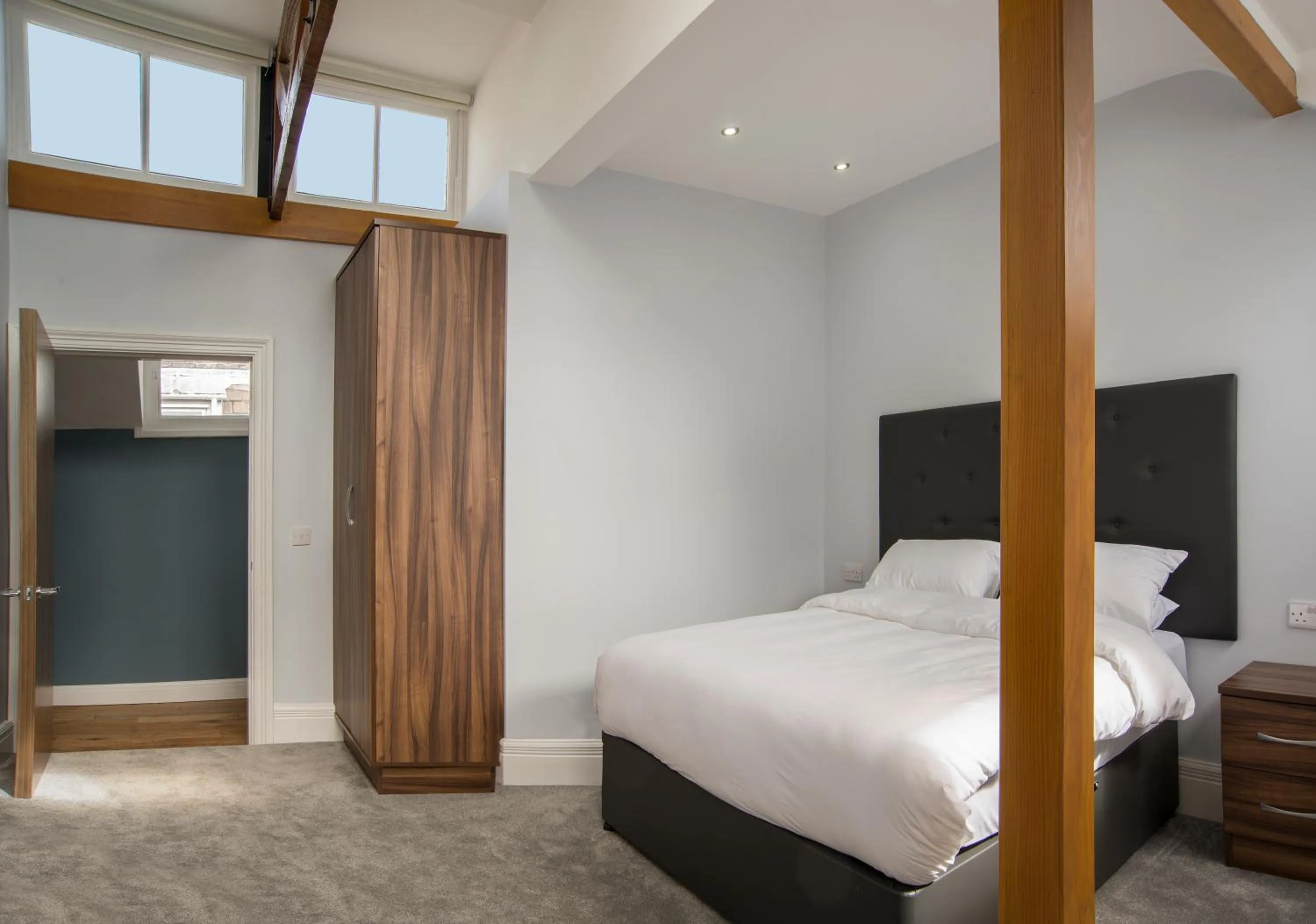 Bedroom, Bed in The Castle Collection - 42 Castle Street