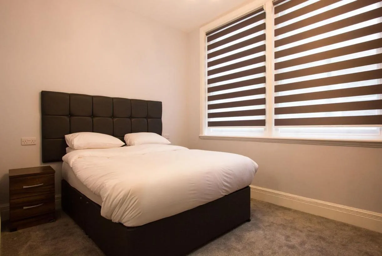 Bedroom, Bed in The Castle Collection - 42 Castle Street