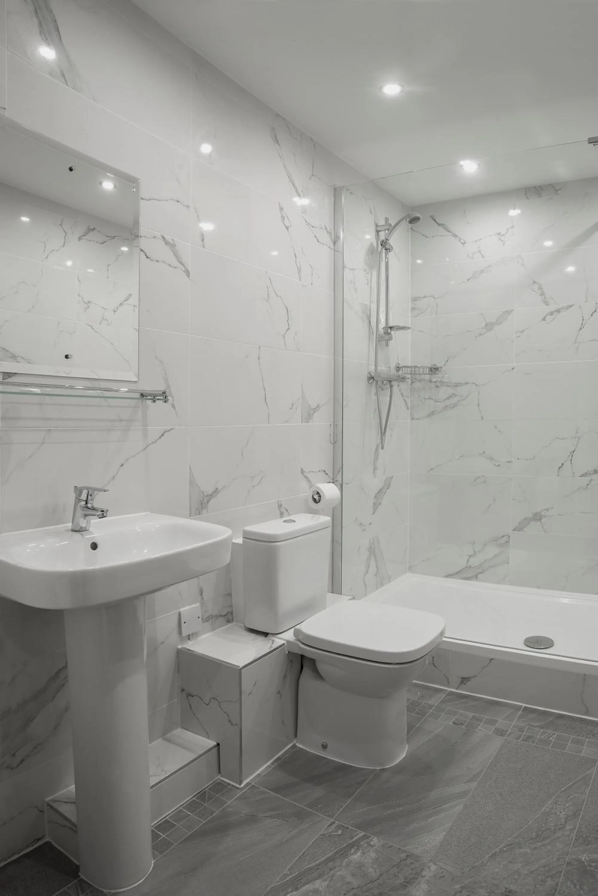 Shower in The Castle Collection - 42 Castle Street