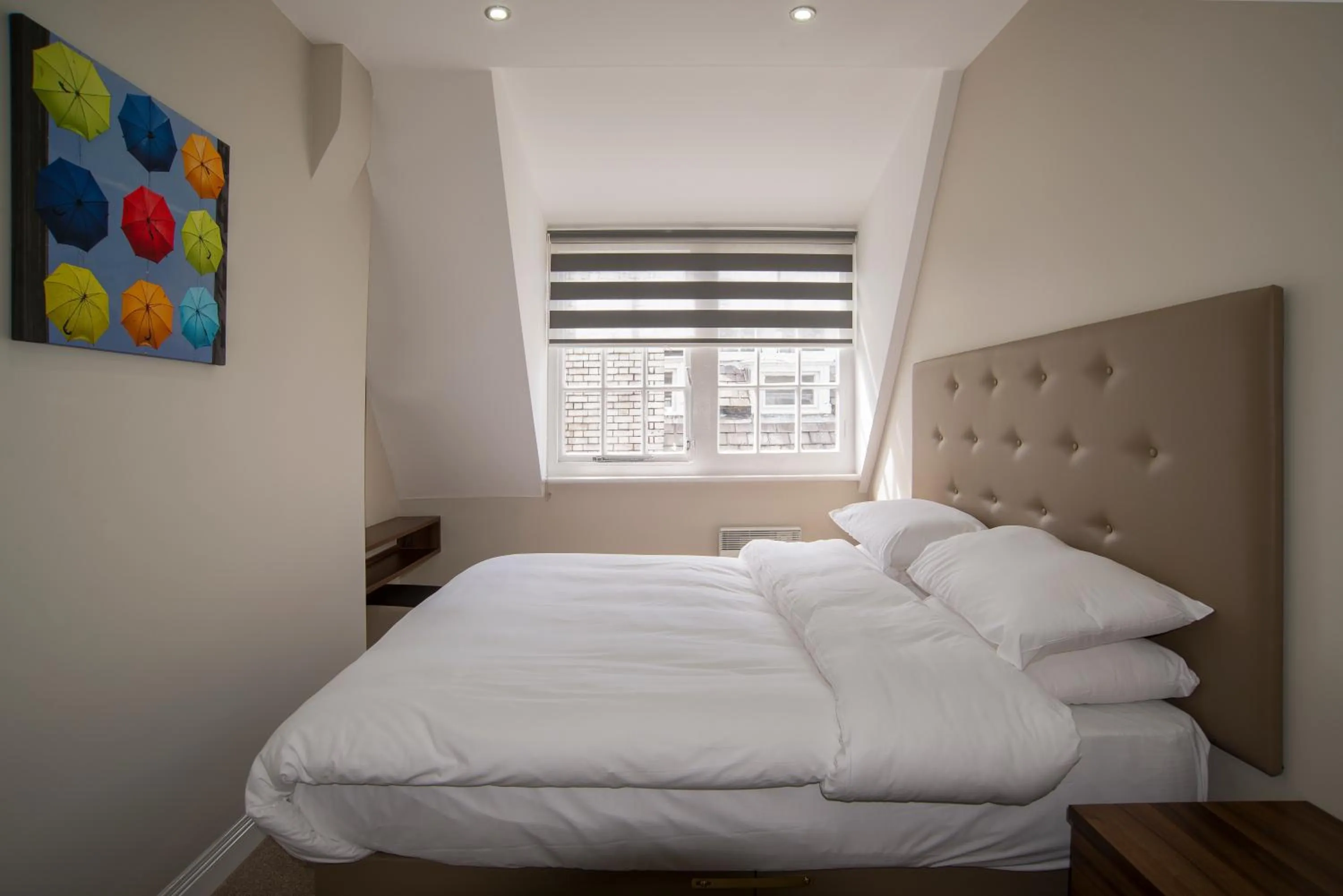 Bedroom, Bed in The Castle Collection - 42 Castle Street