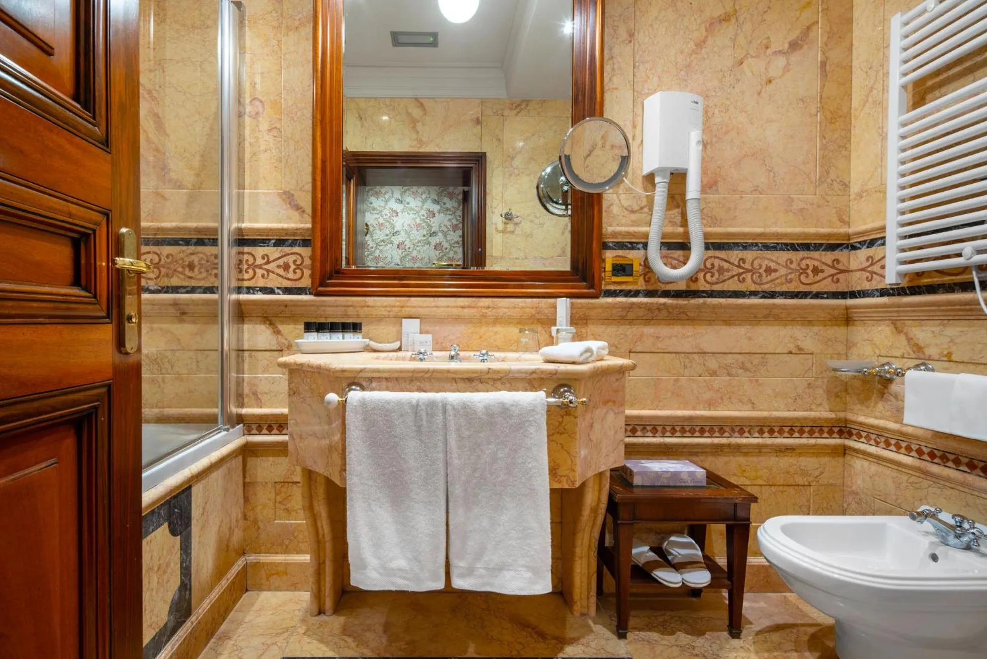 Bathroom in Bellevue Luxury Rooms - San Marco Luxury
